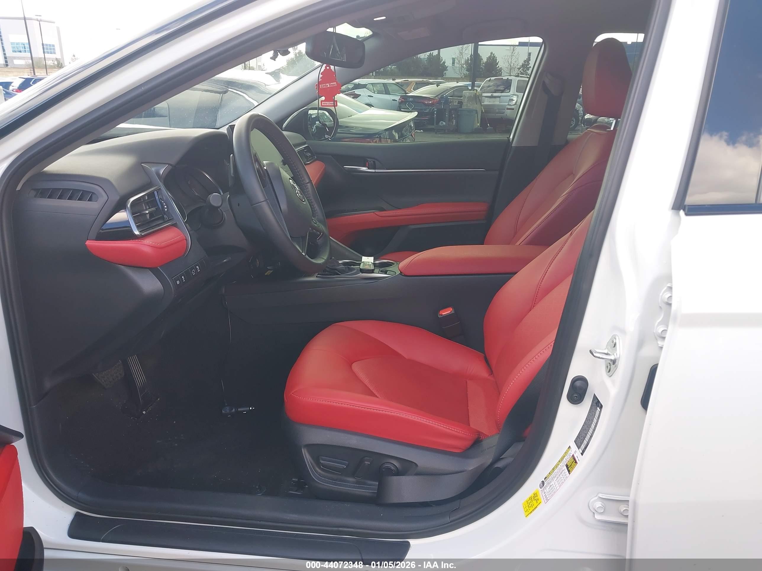 TOYOTA CAMRY image 5