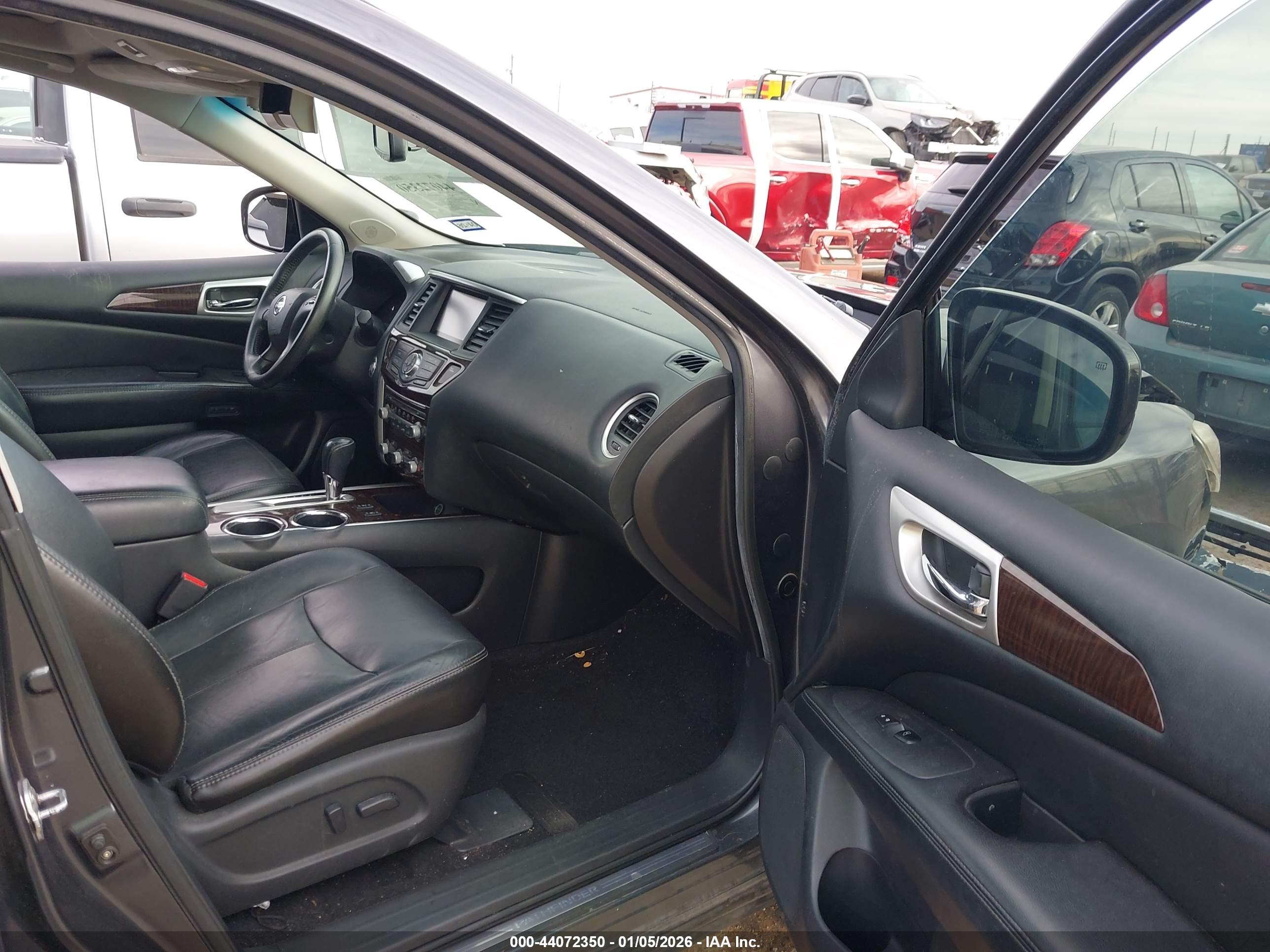 NISSAN PATHFINDER image 5