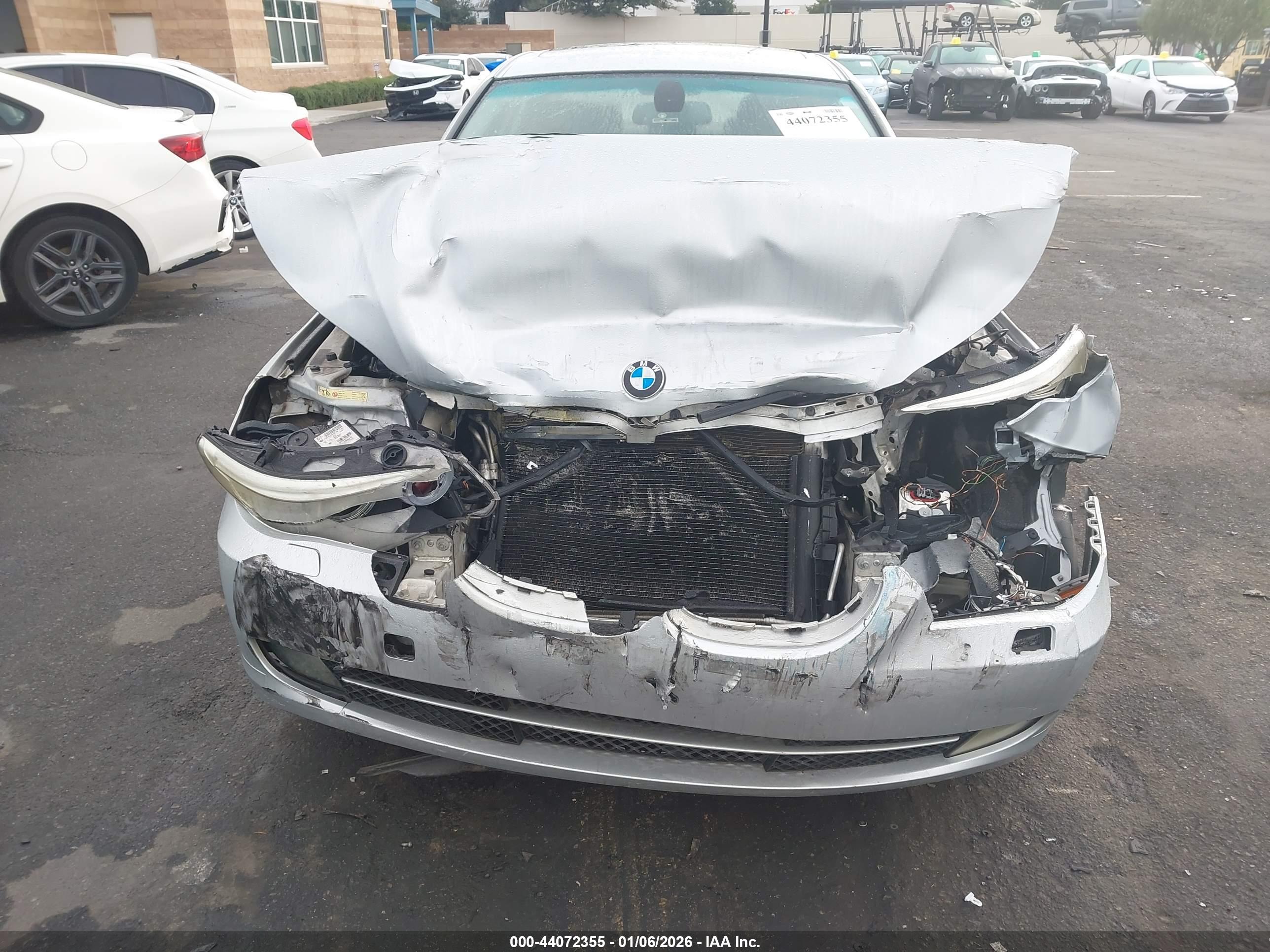 BMW 528I image 6