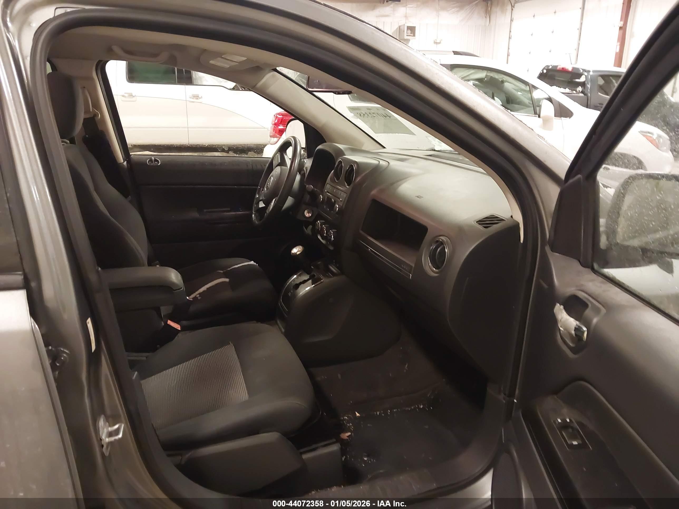 JEEP COMPASS image 5