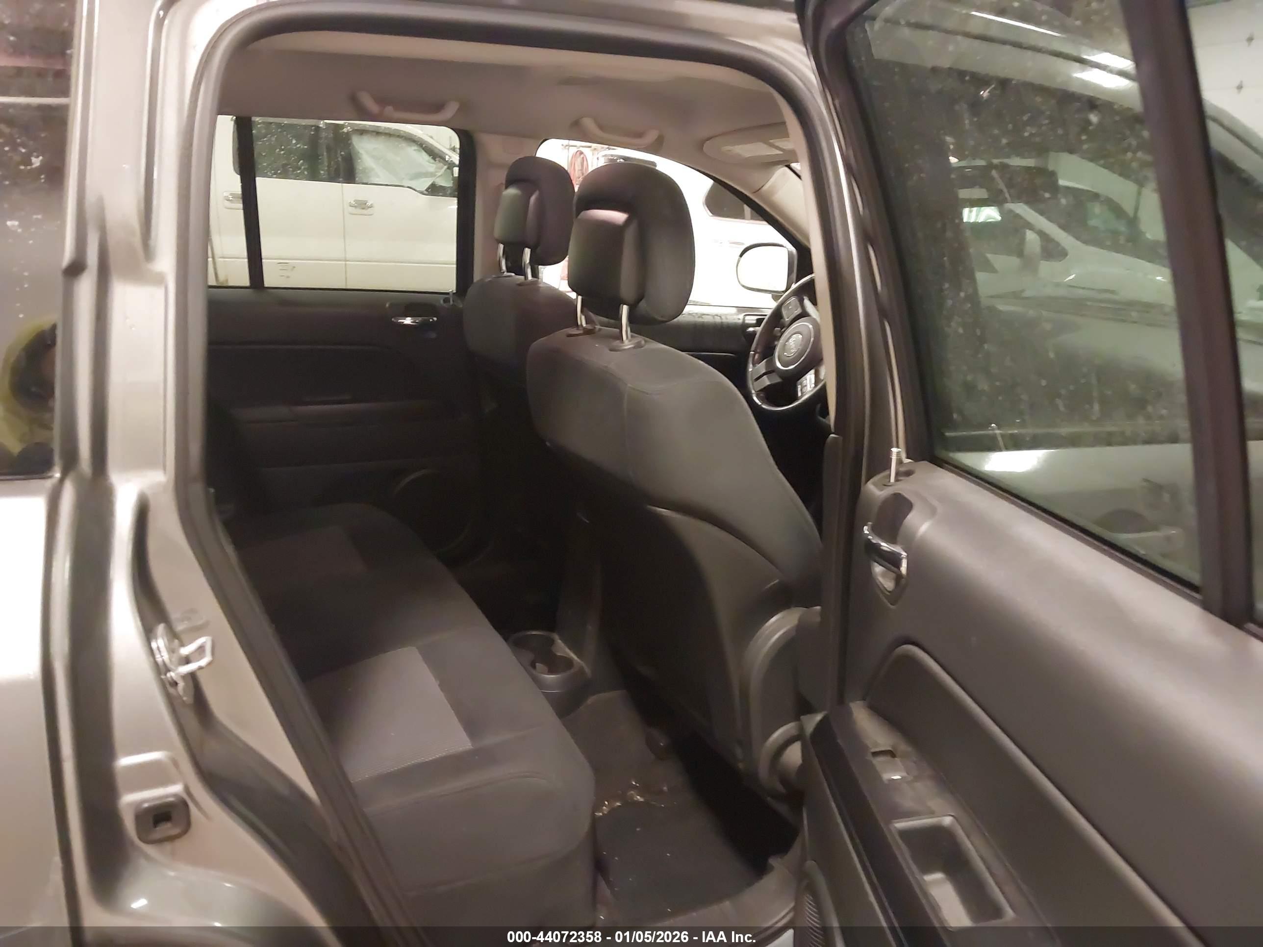 JEEP COMPASS image 8