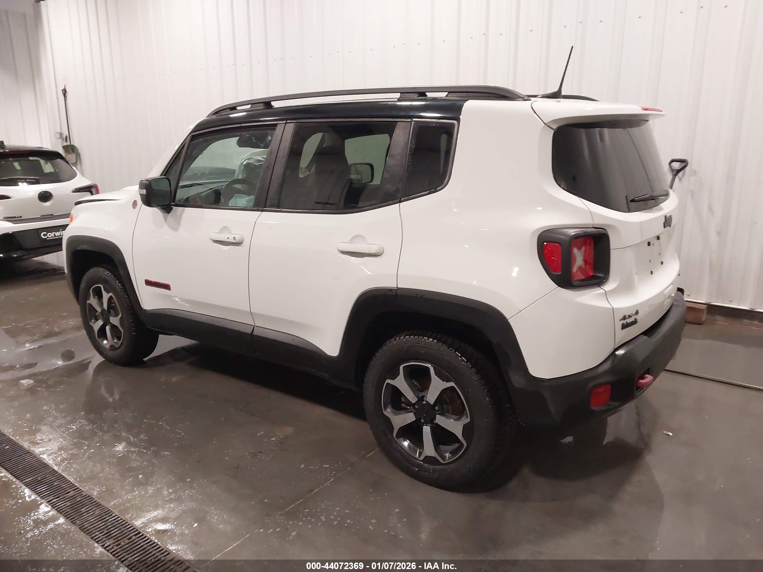 JEEP RENEGADE image 3