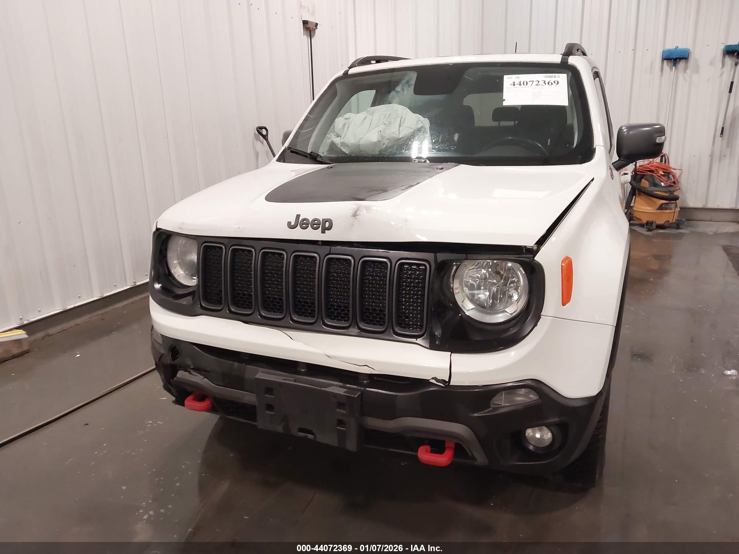 JEEP RENEGADE image 6