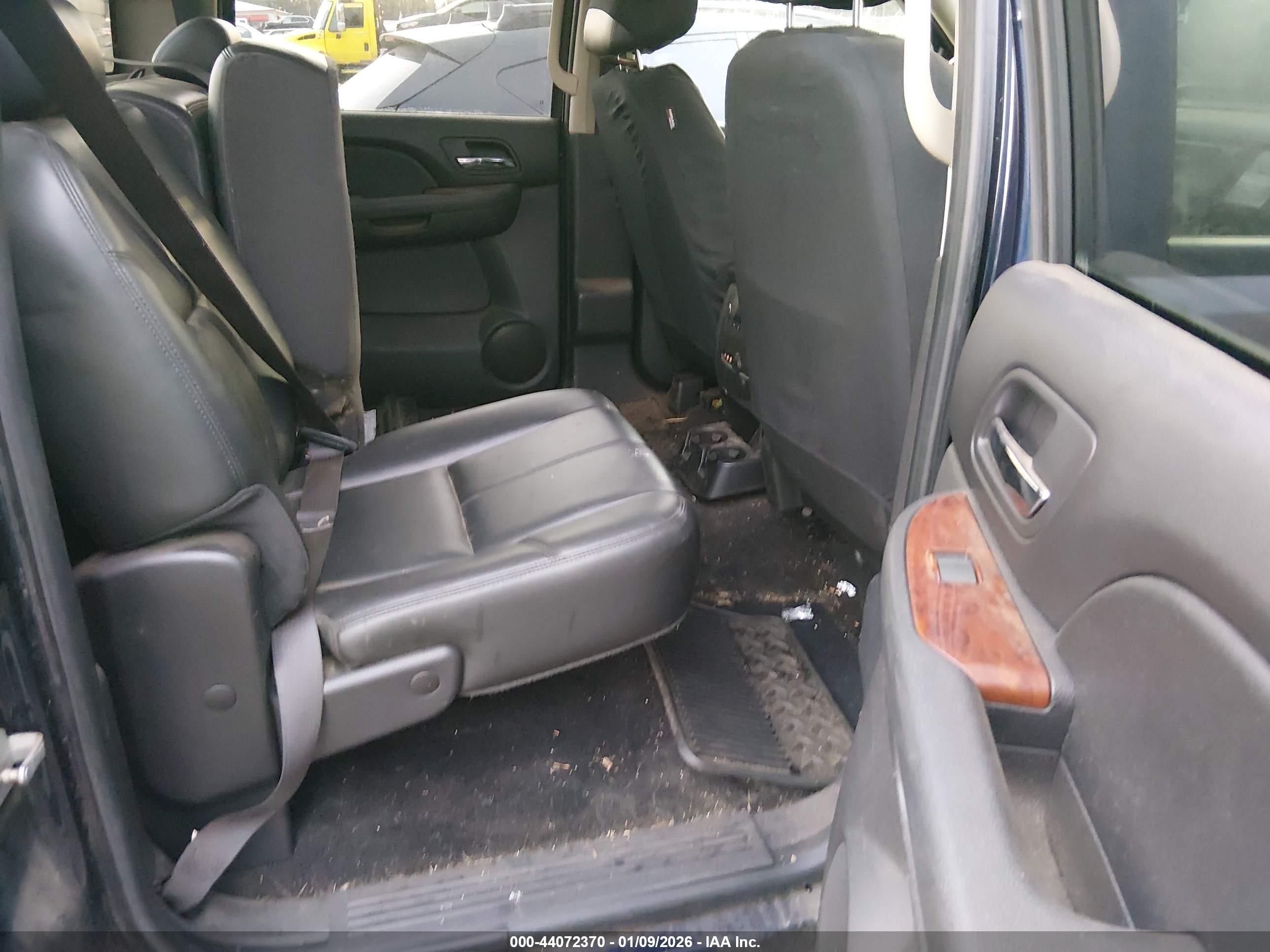 GMC SIERRA image 8