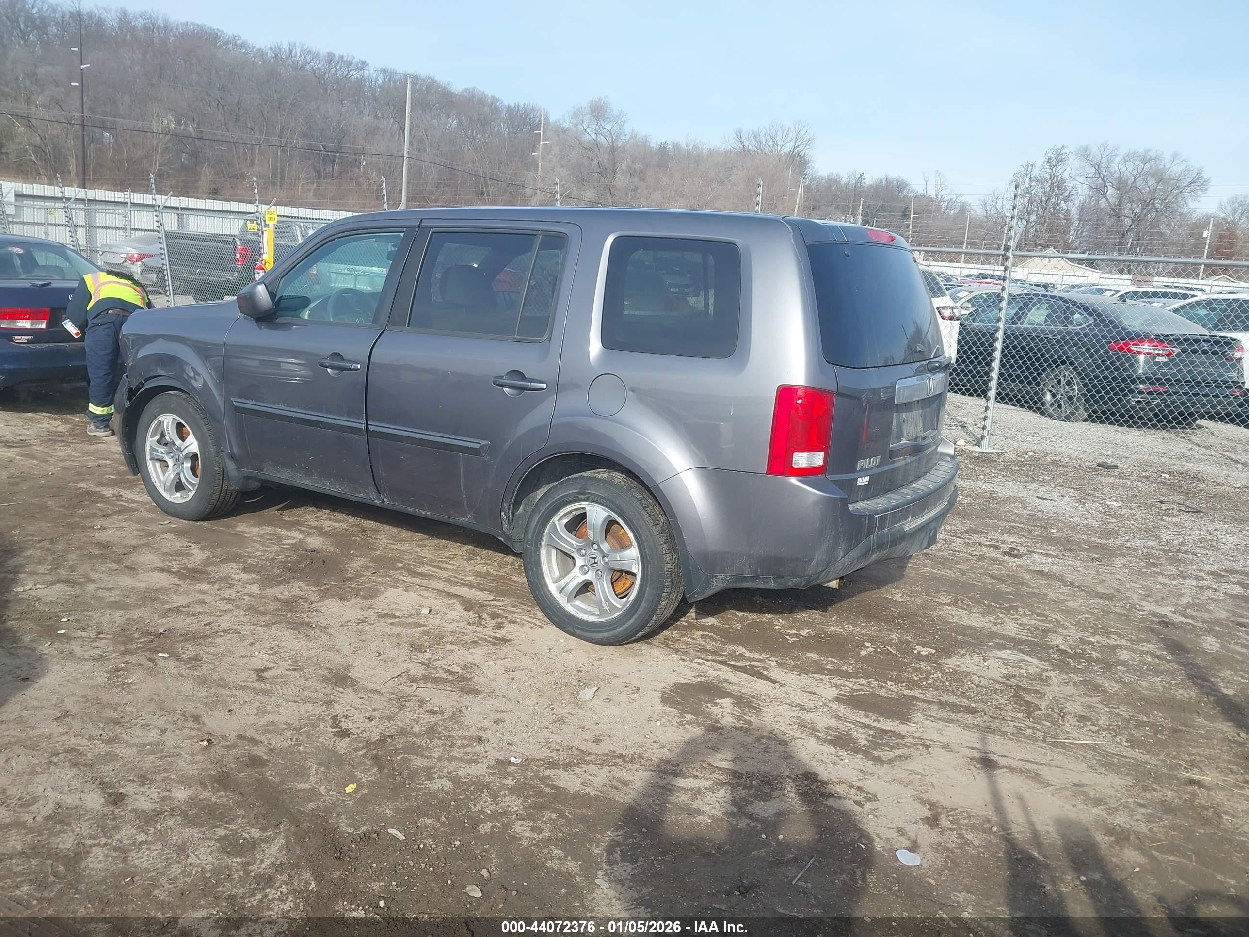 HONDA PILOT image 3