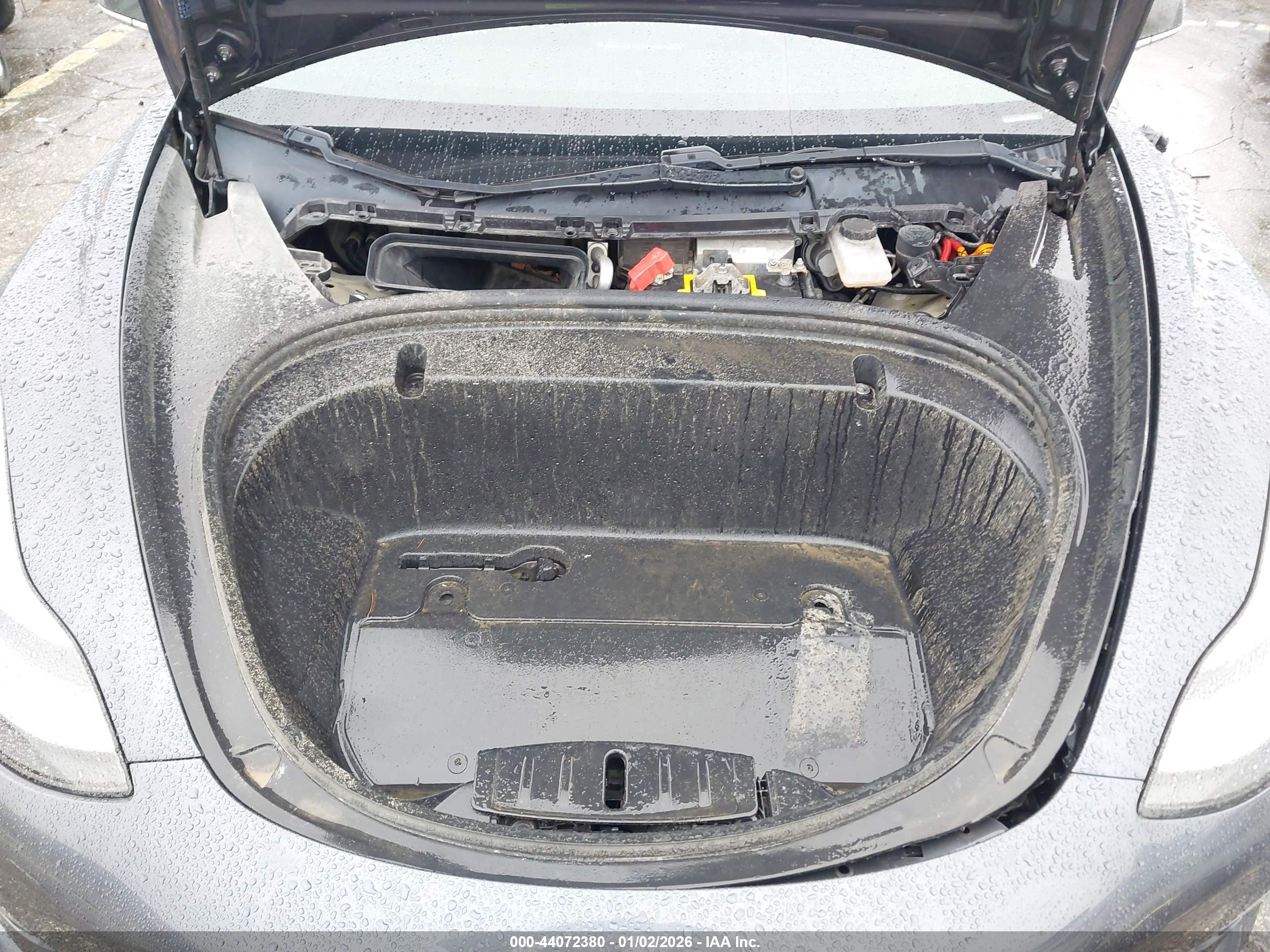 TESLA MODEL image 10