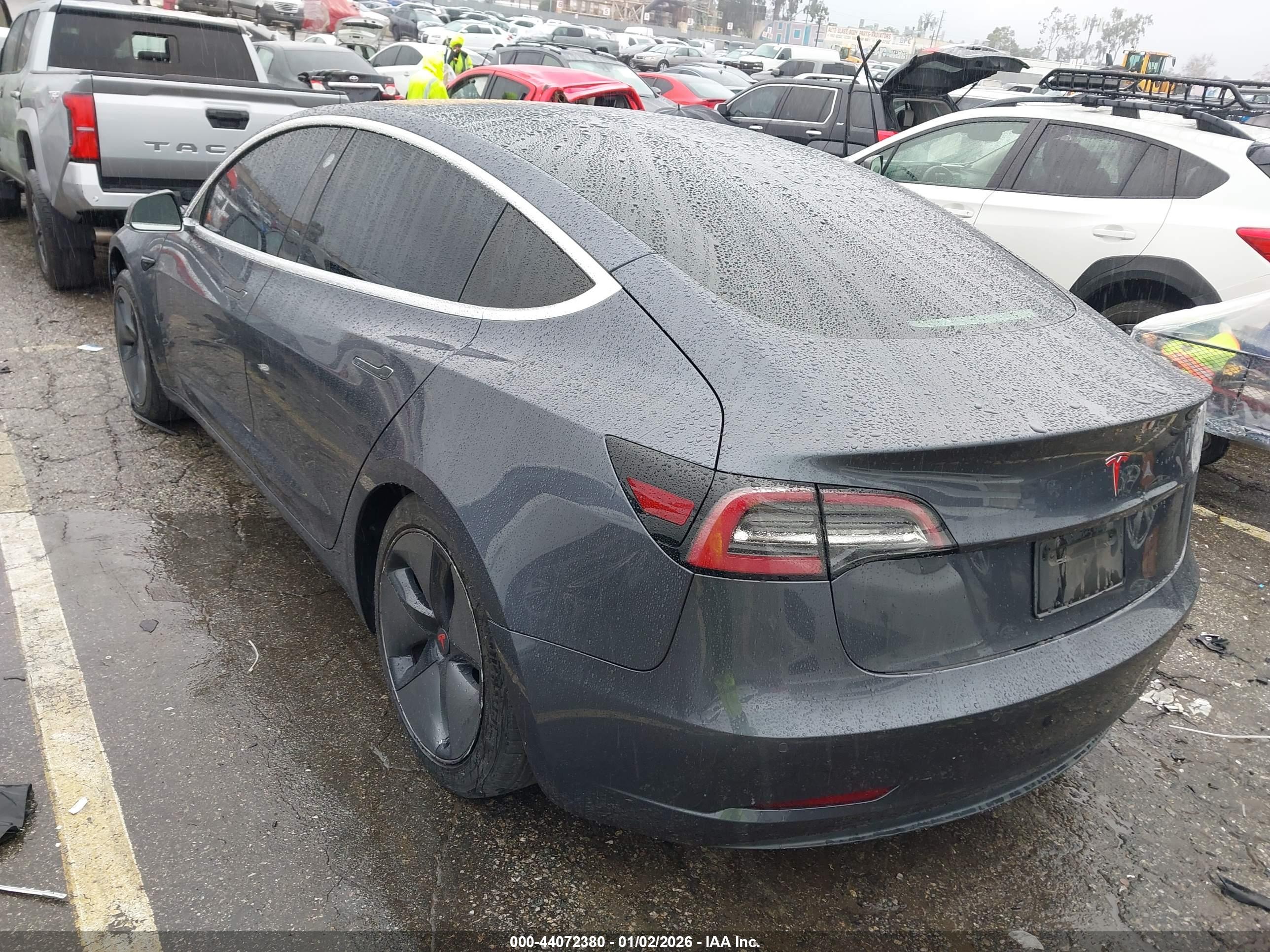 TESLA MODEL image 3