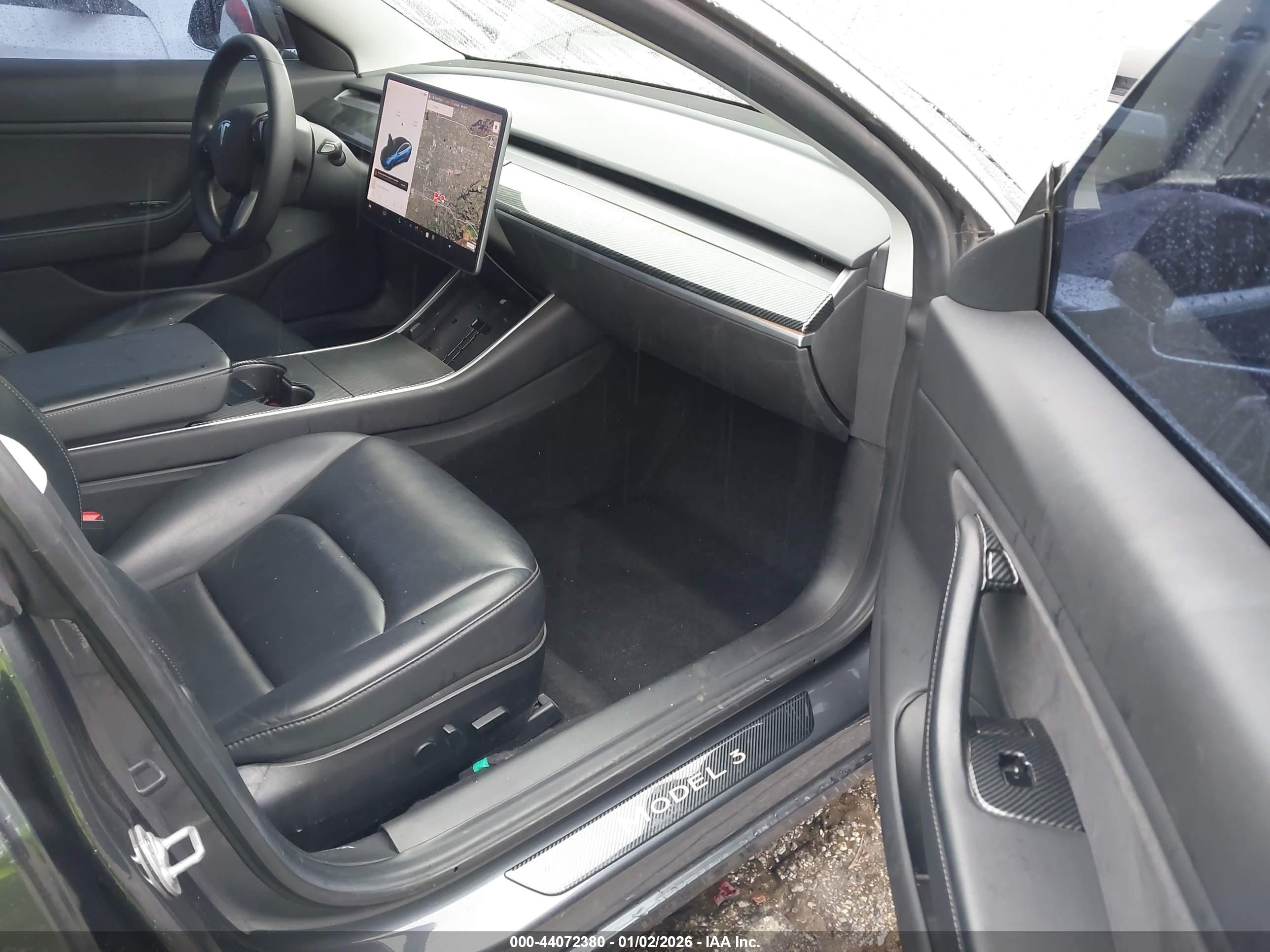 TESLA MODEL image 5