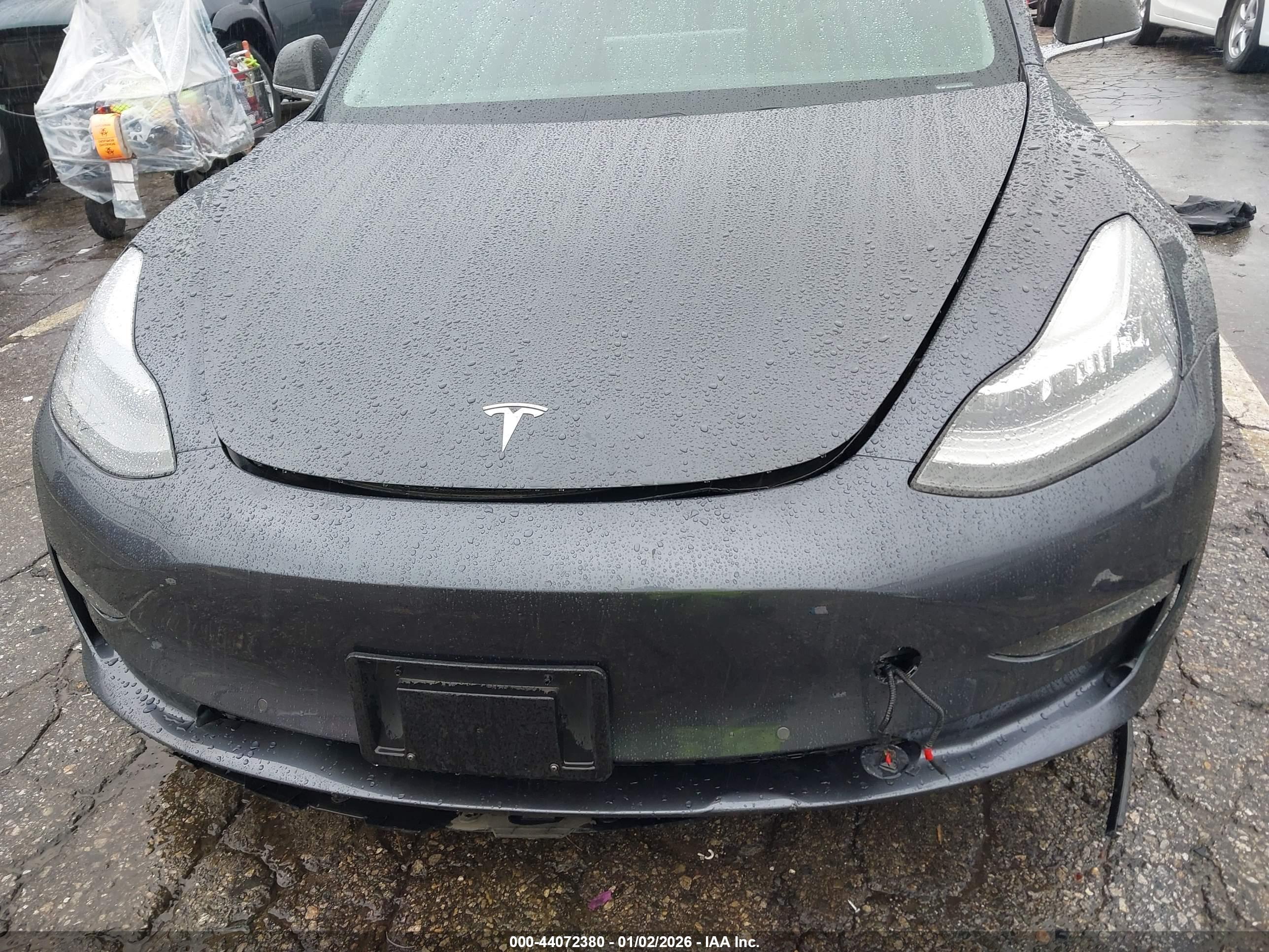 TESLA MODEL image 6