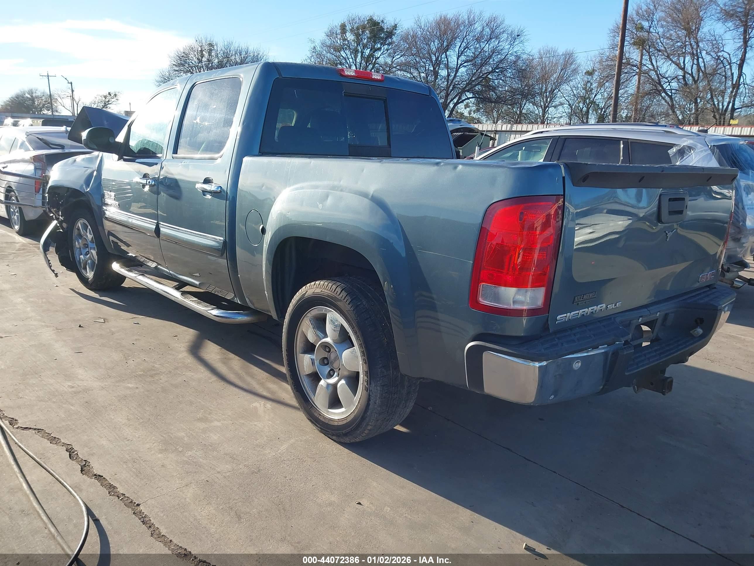 GMC SIERRA image 3