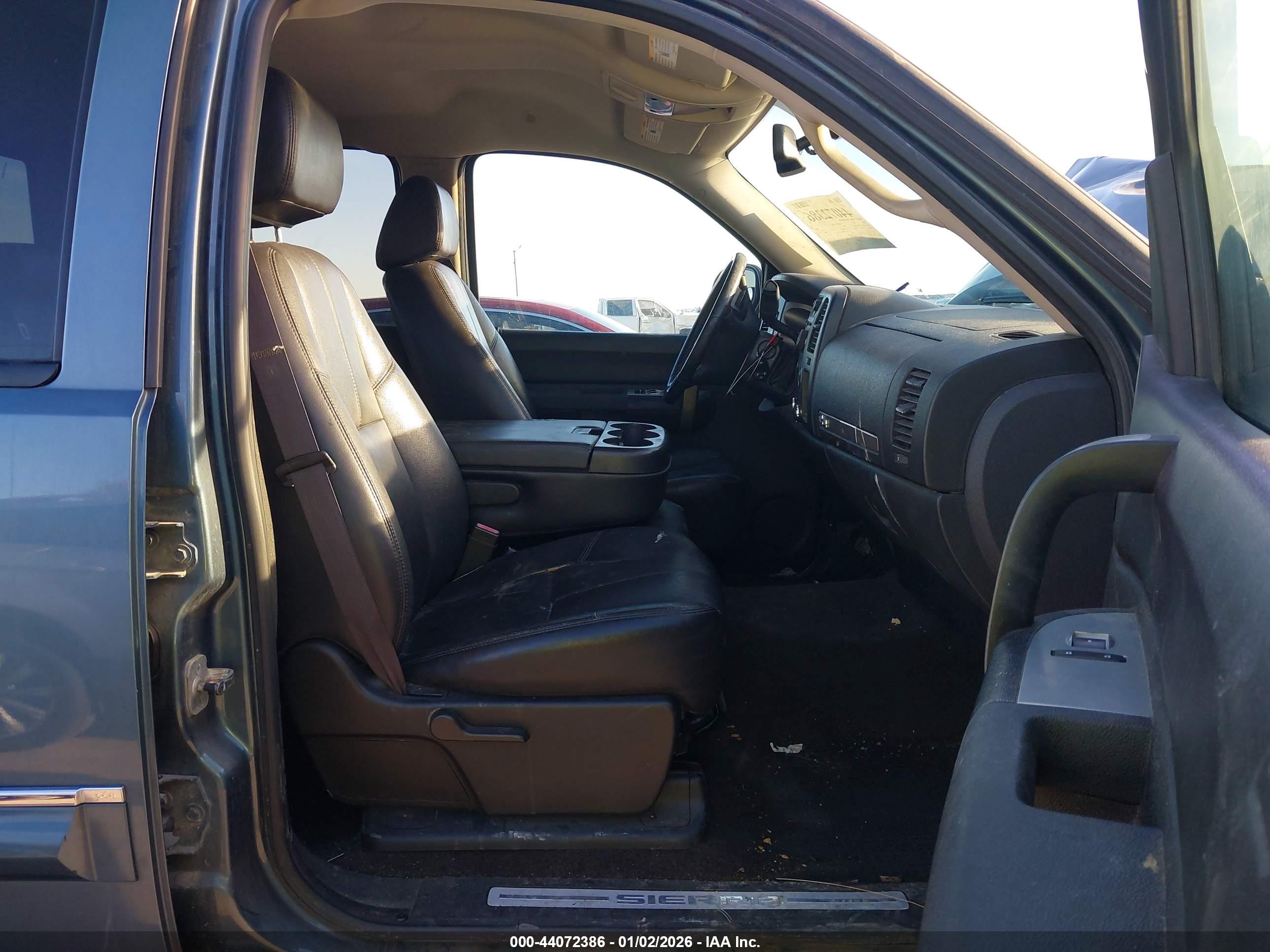 GMC SIERRA image 5
