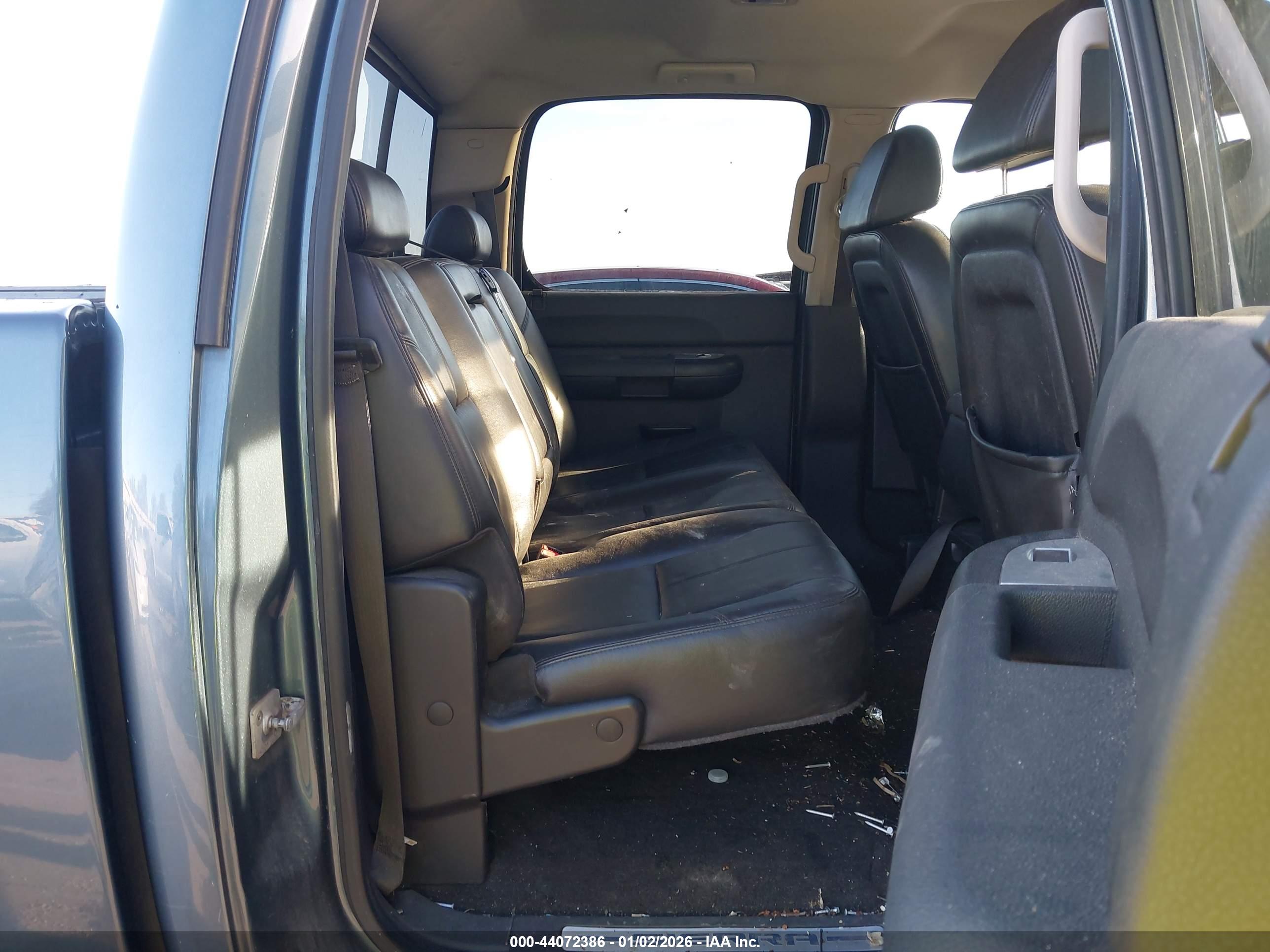 GMC SIERRA image 8