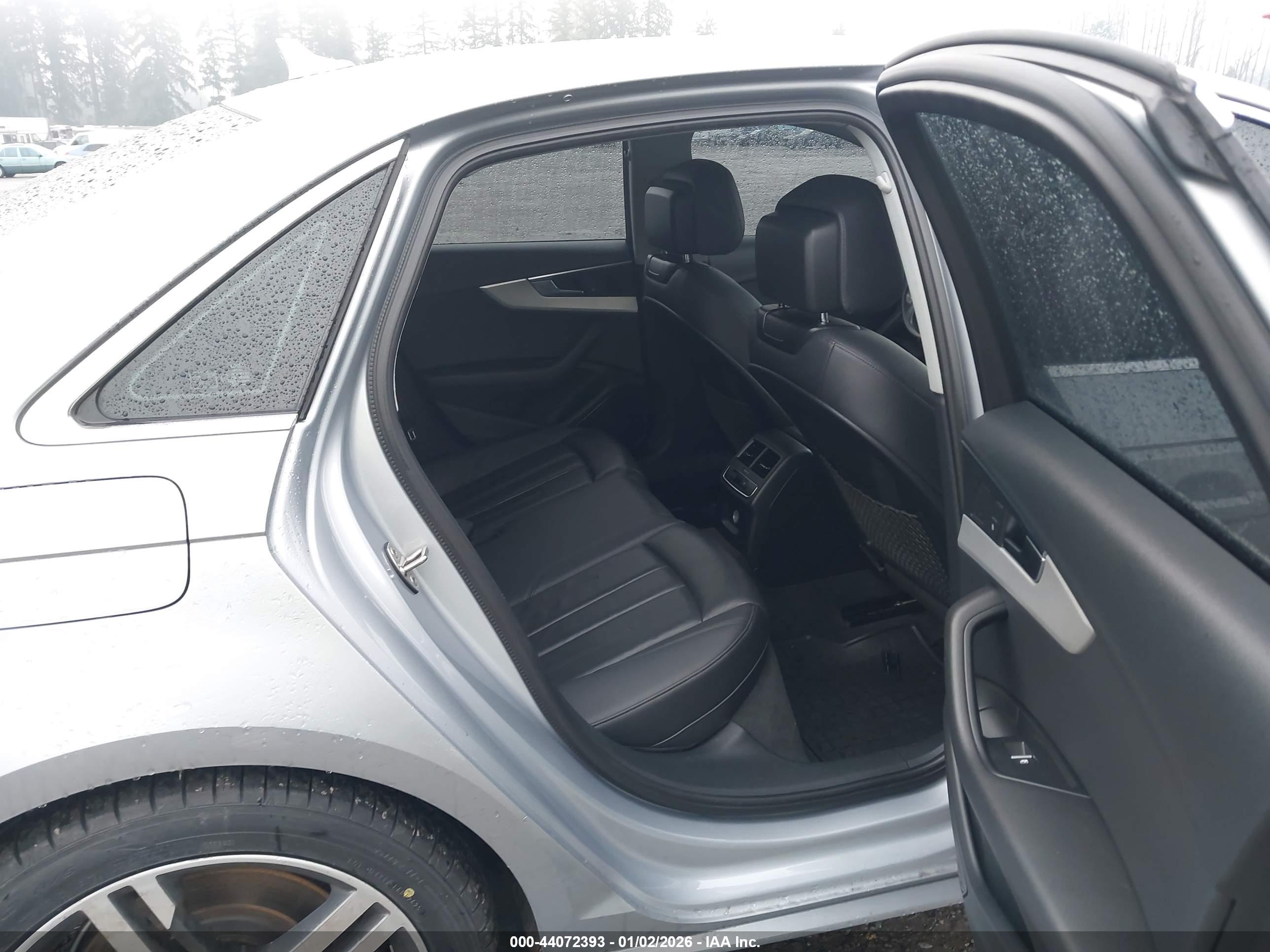 AUDI A4 image 8