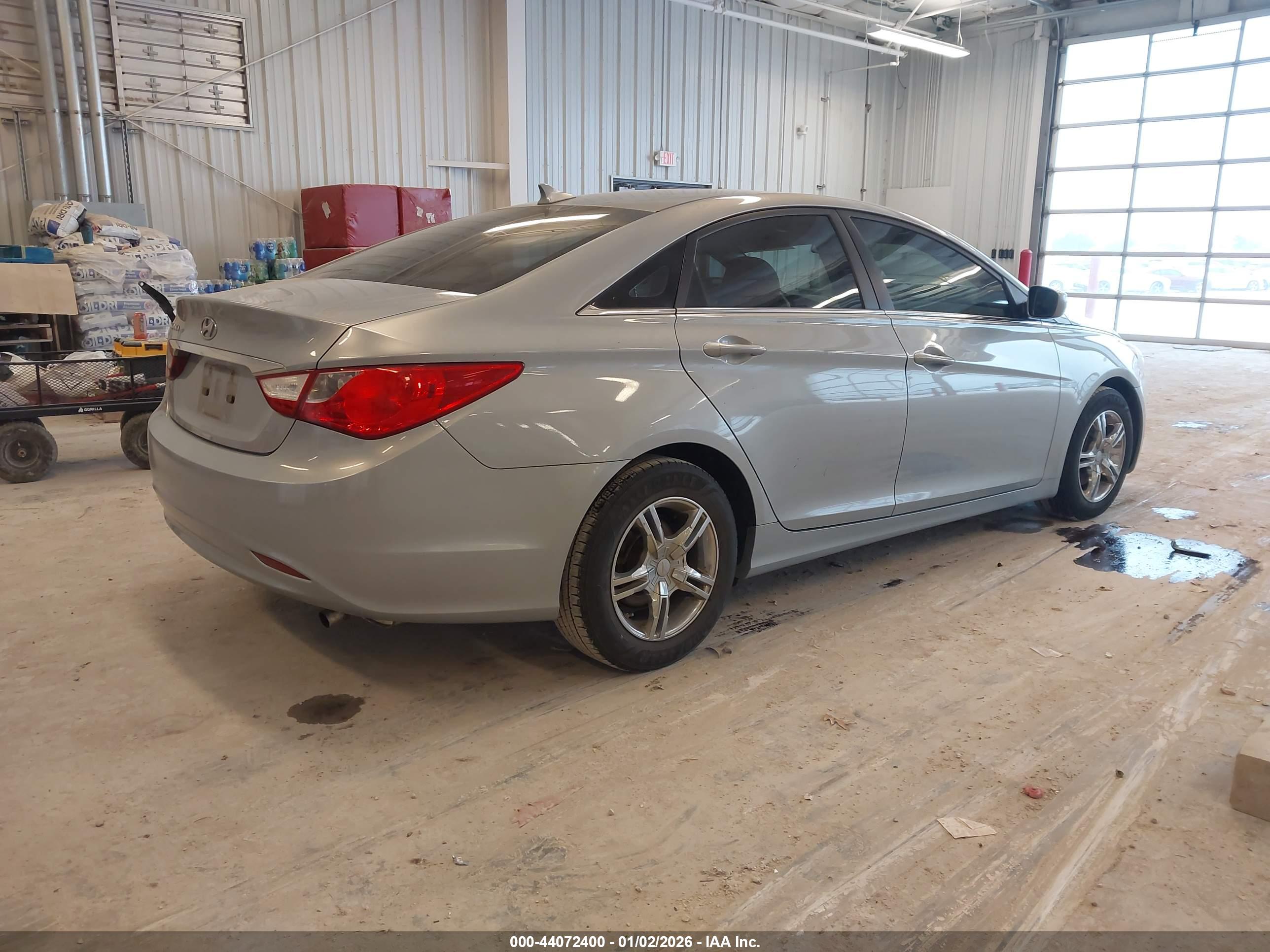 HYUNDAI SONATA image 4