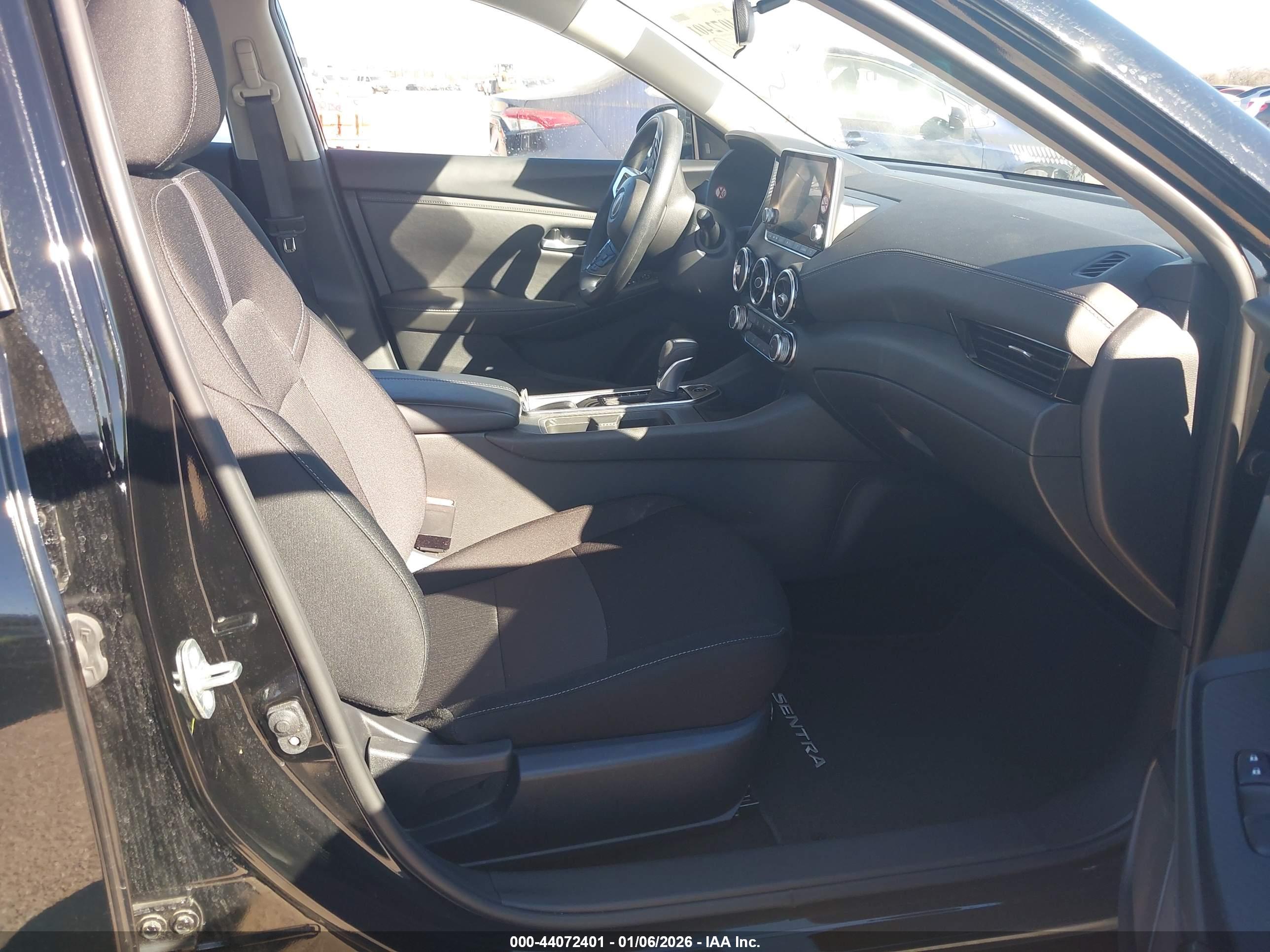 NISSAN SENTRA image 5