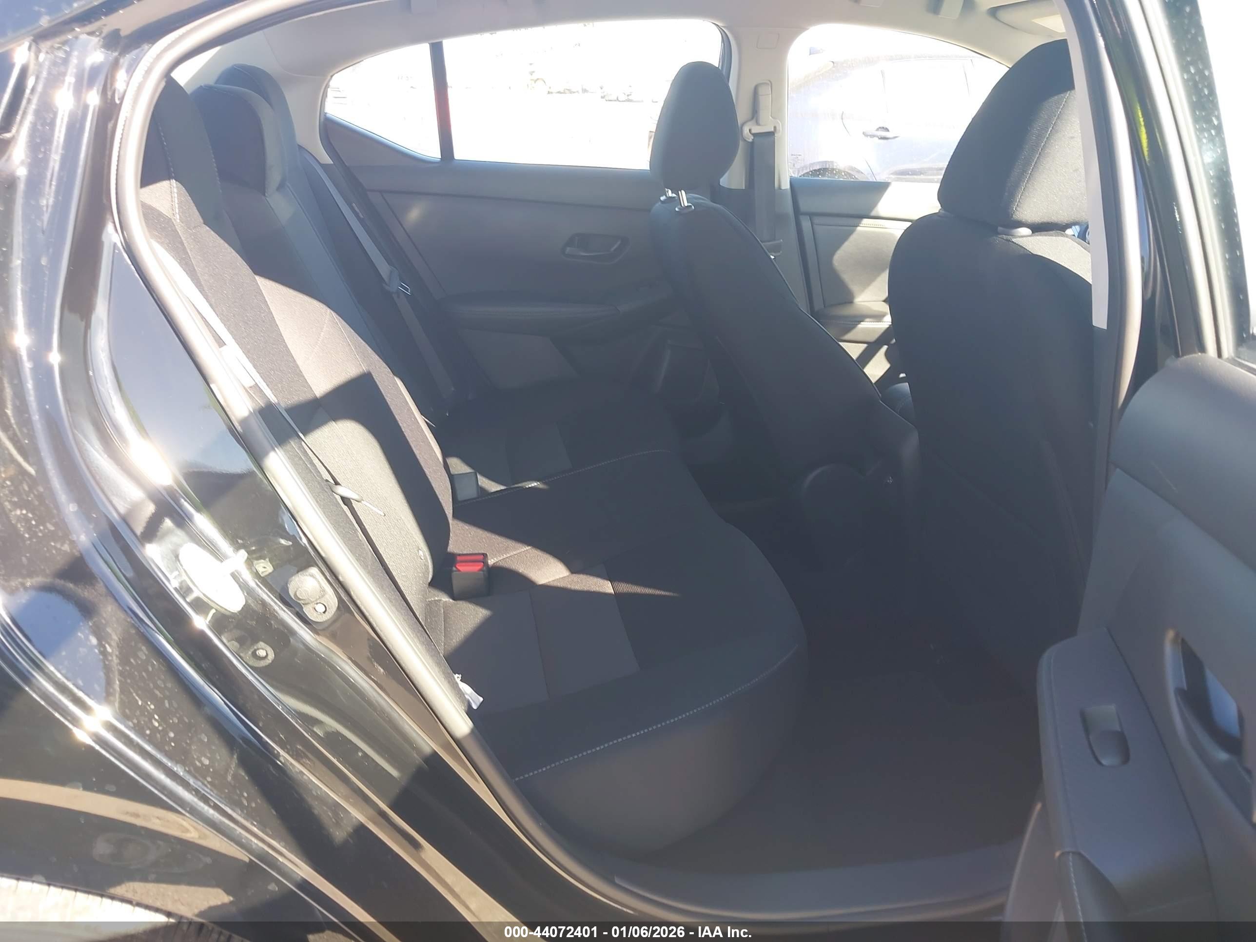 NISSAN SENTRA image 8