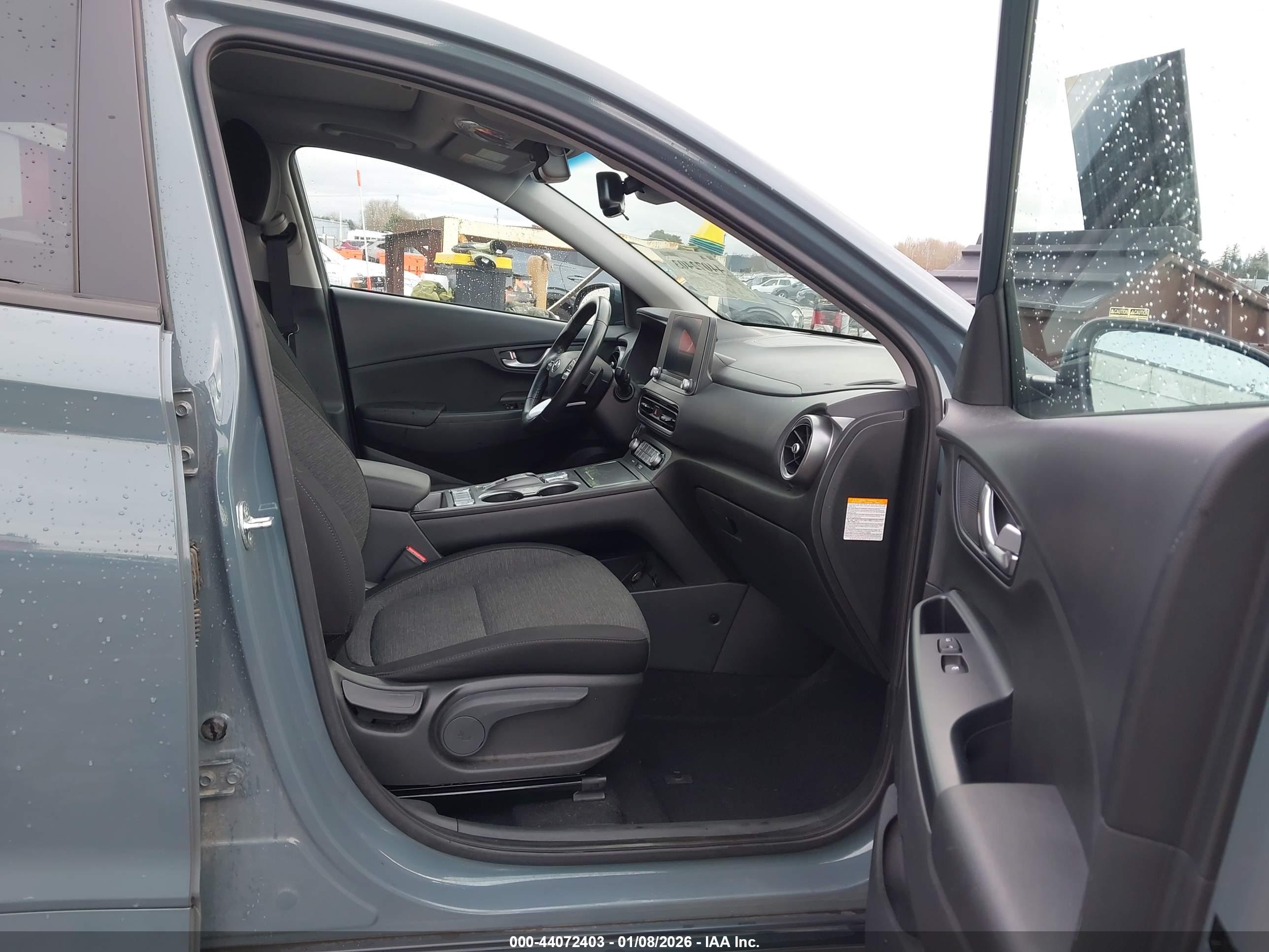 HYUNDAI KONA image 5