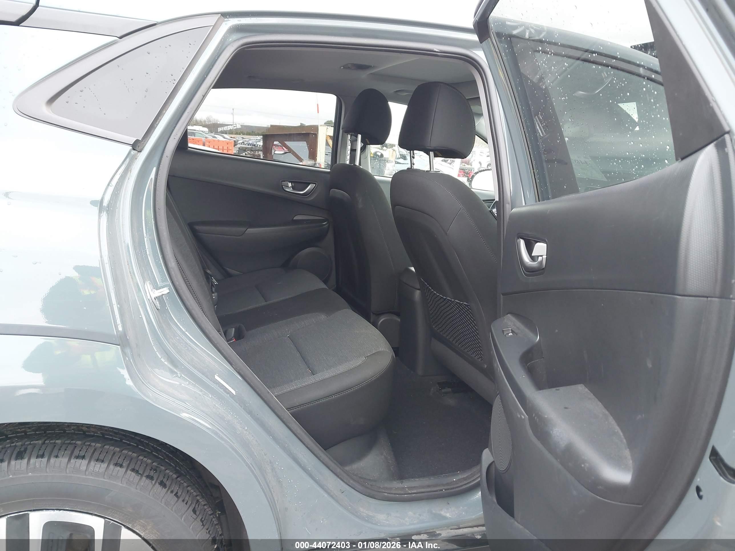 HYUNDAI KONA image 8