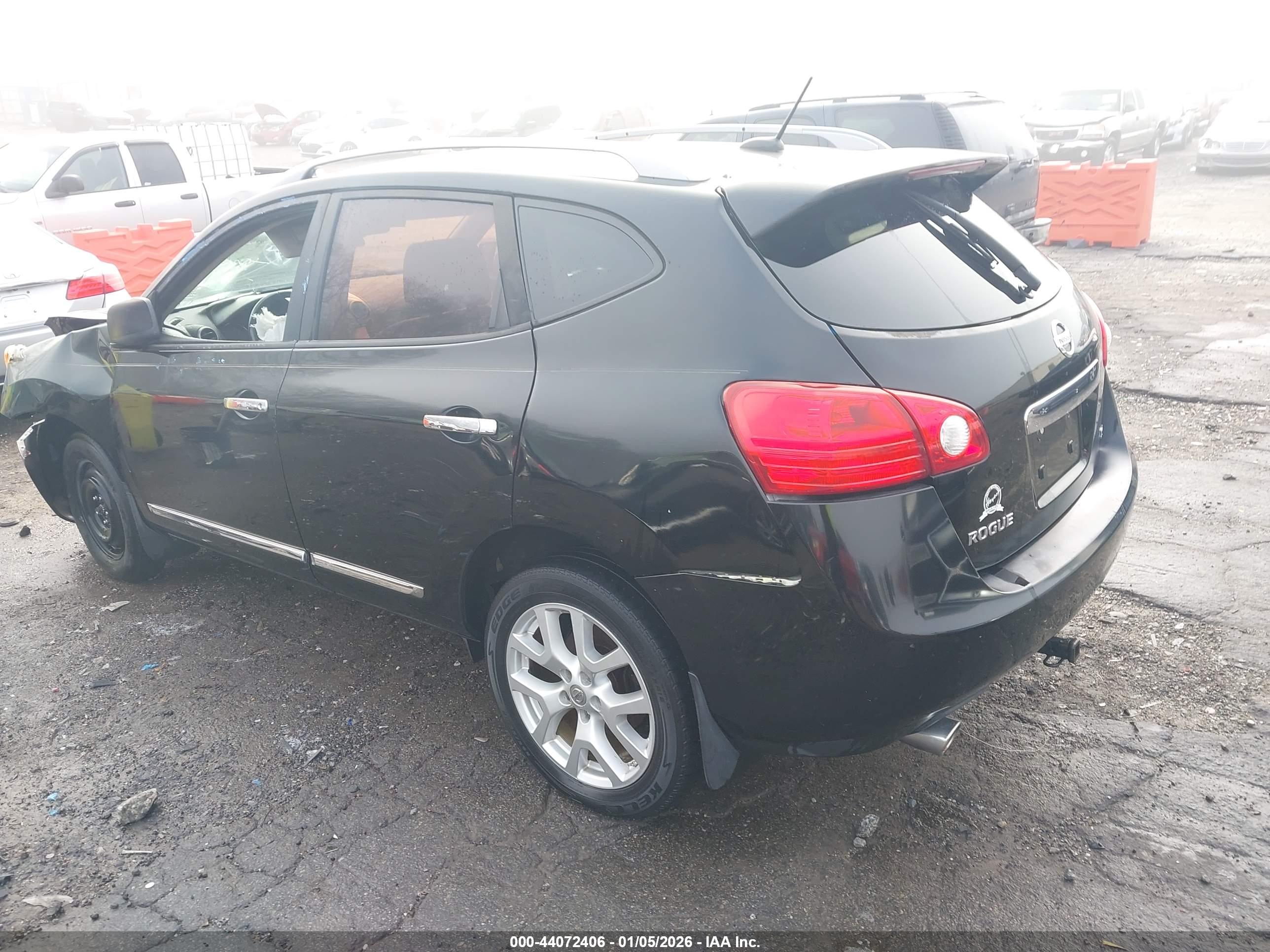 NISSAN ROGUE image 3