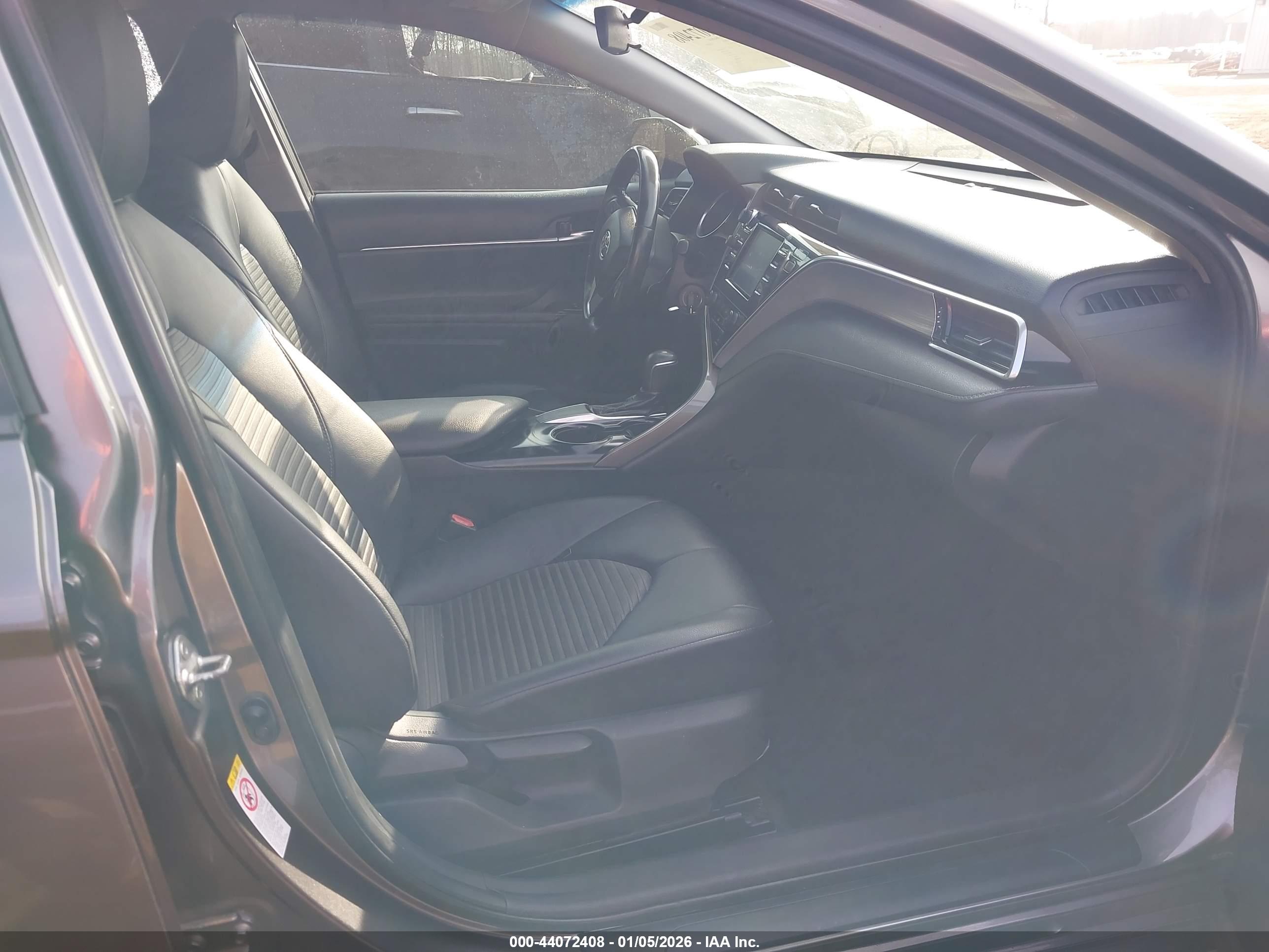 TOYOTA CAMRY image 5