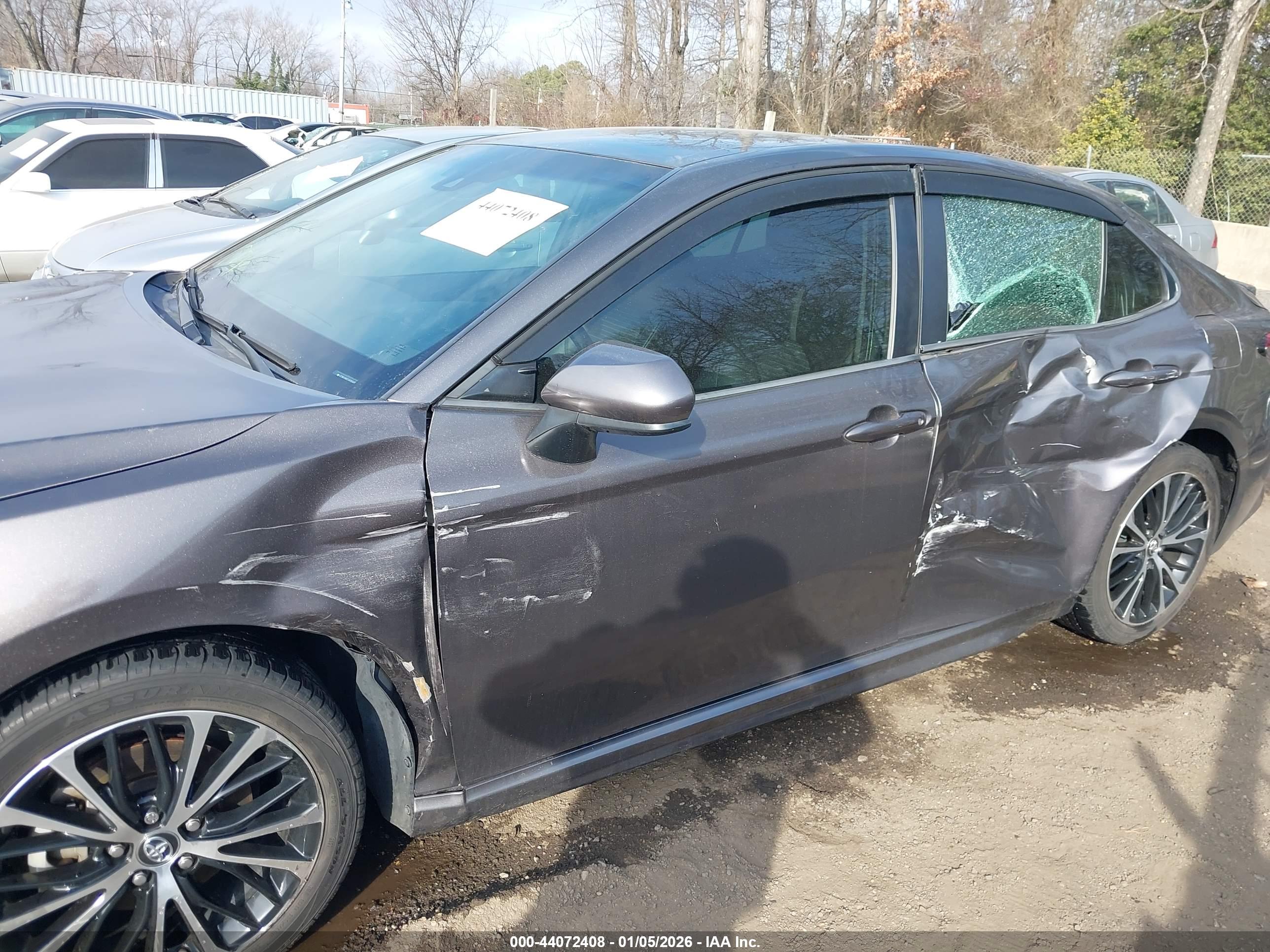 TOYOTA CAMRY image 6