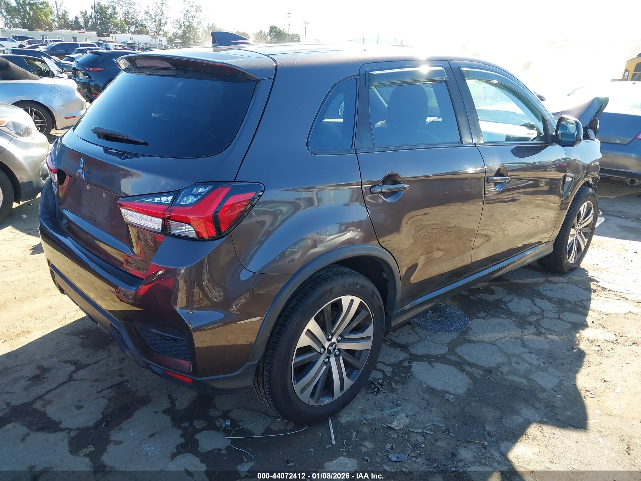 MITSUBISHI OUTLANDER image 4