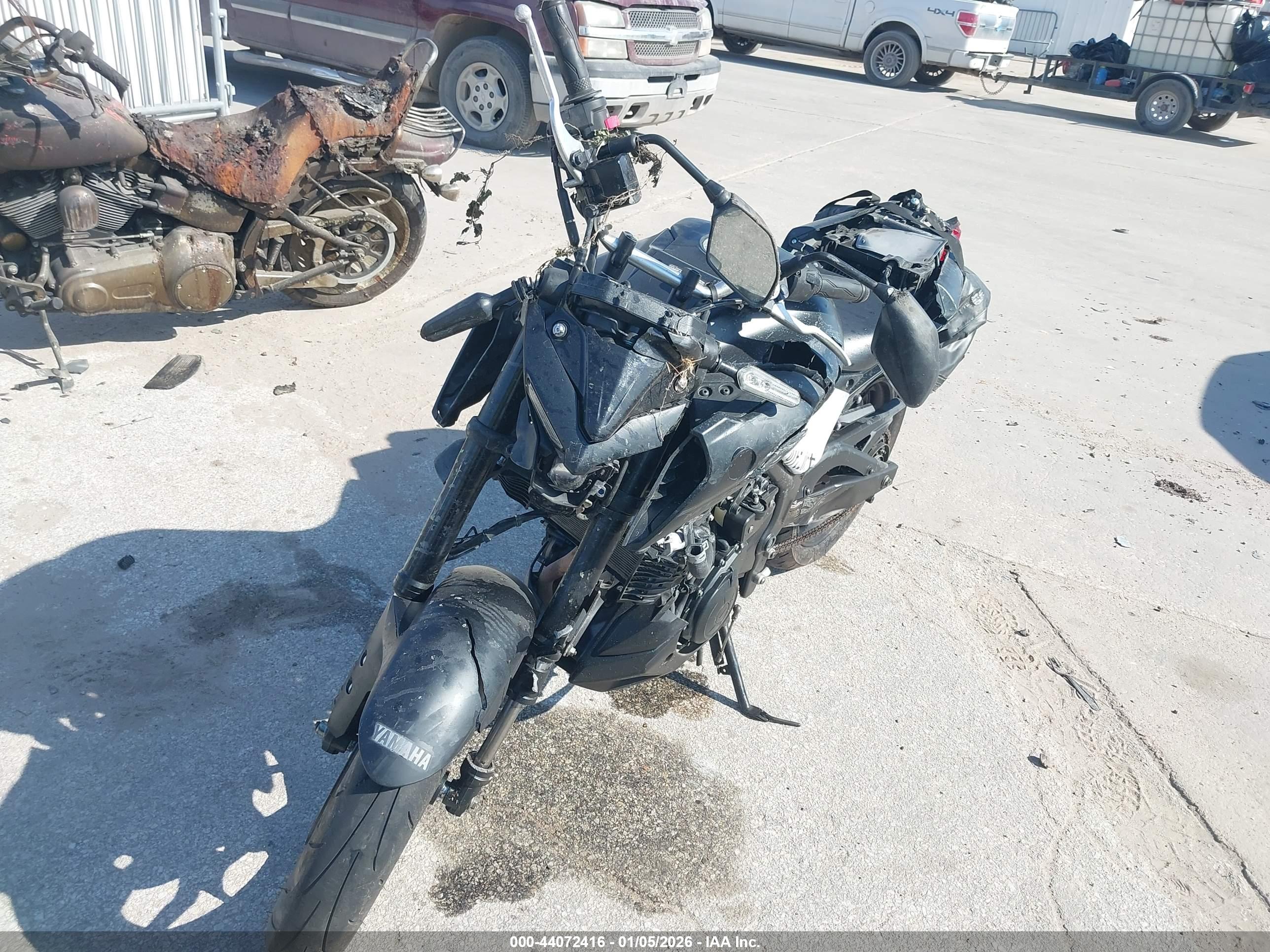 YAMAHA MT-03 image 2