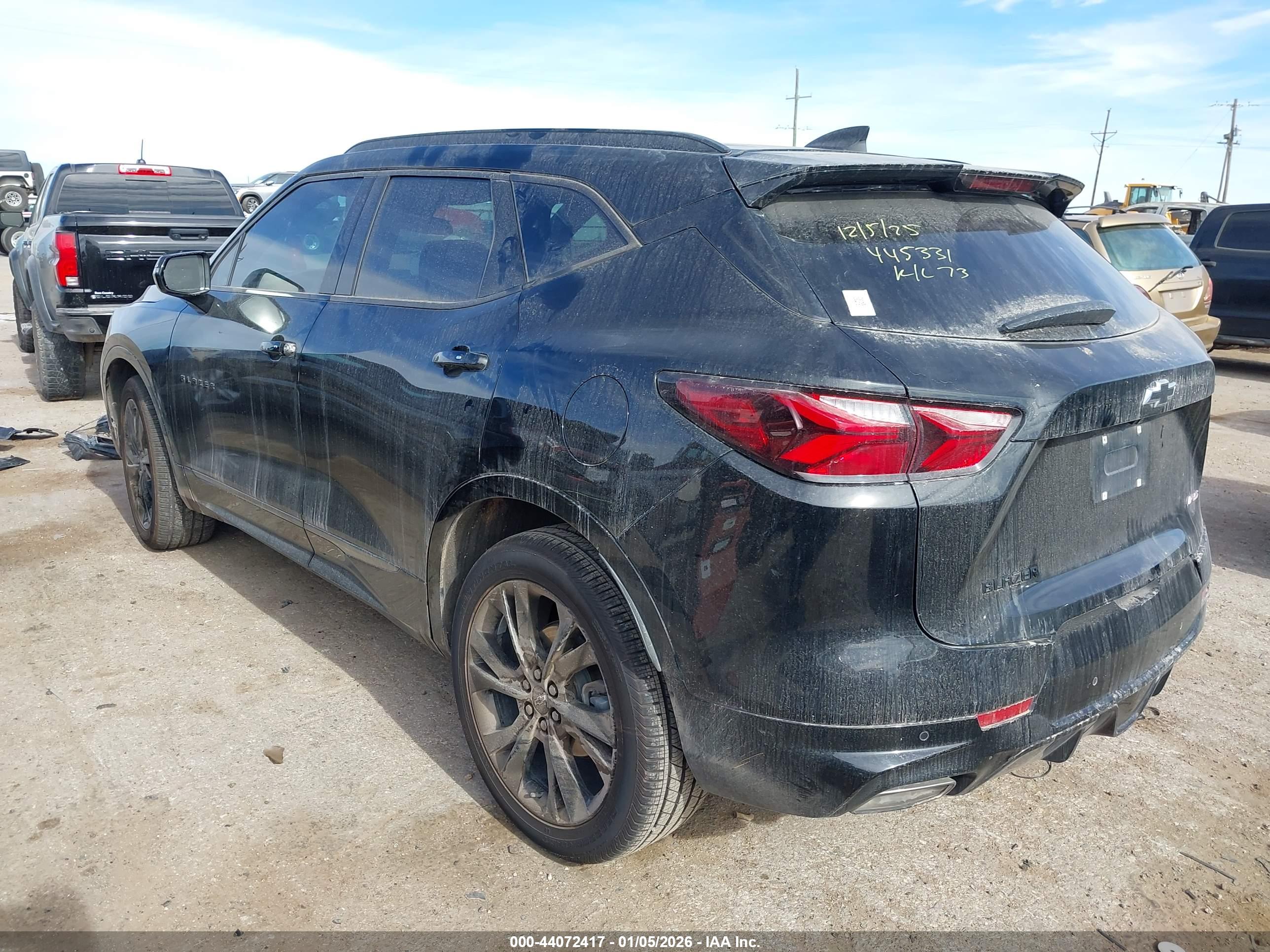 CHEVROLET BLAZER image 3
