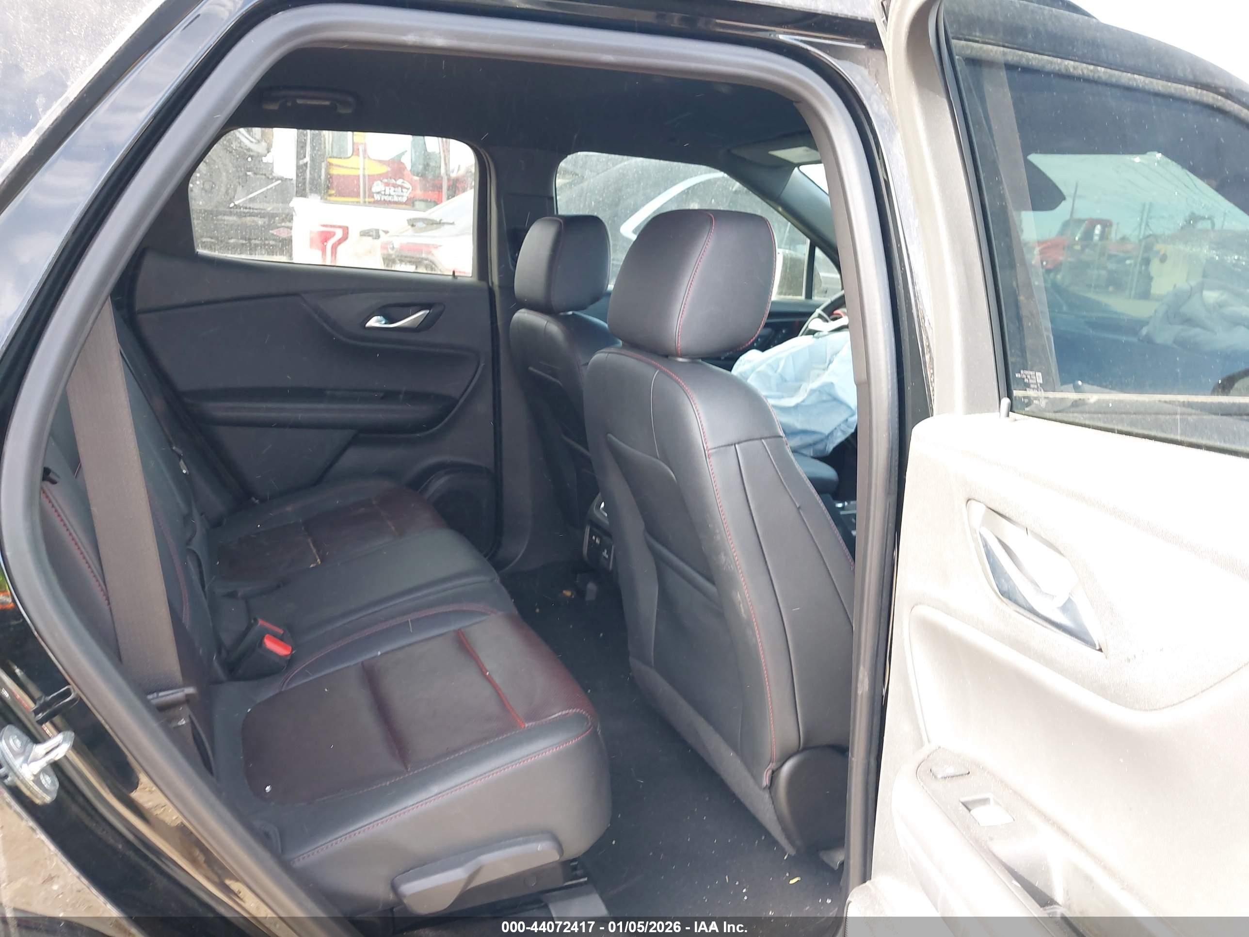 CHEVROLET BLAZER image 8