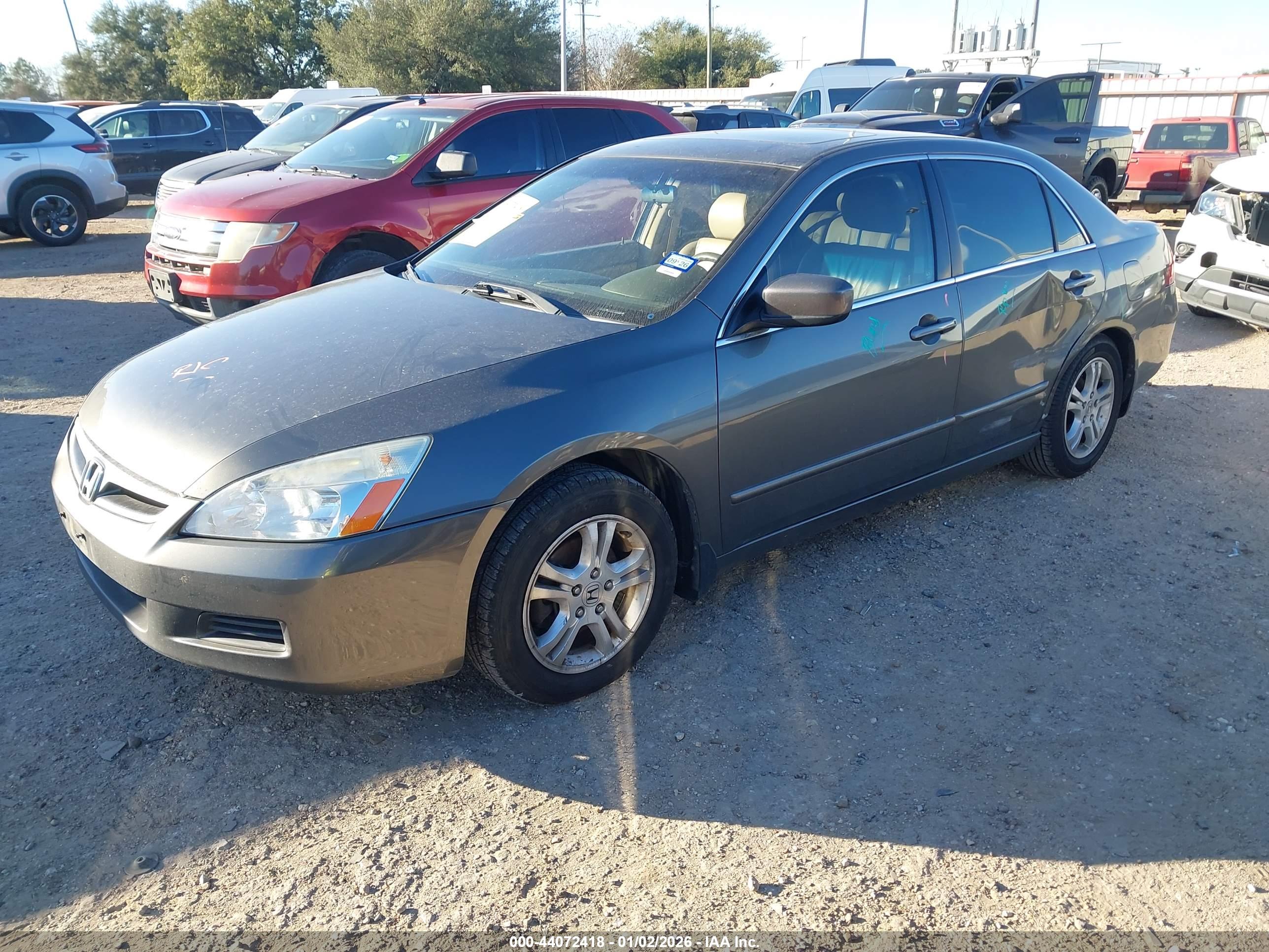 HONDA ACCORD image 2