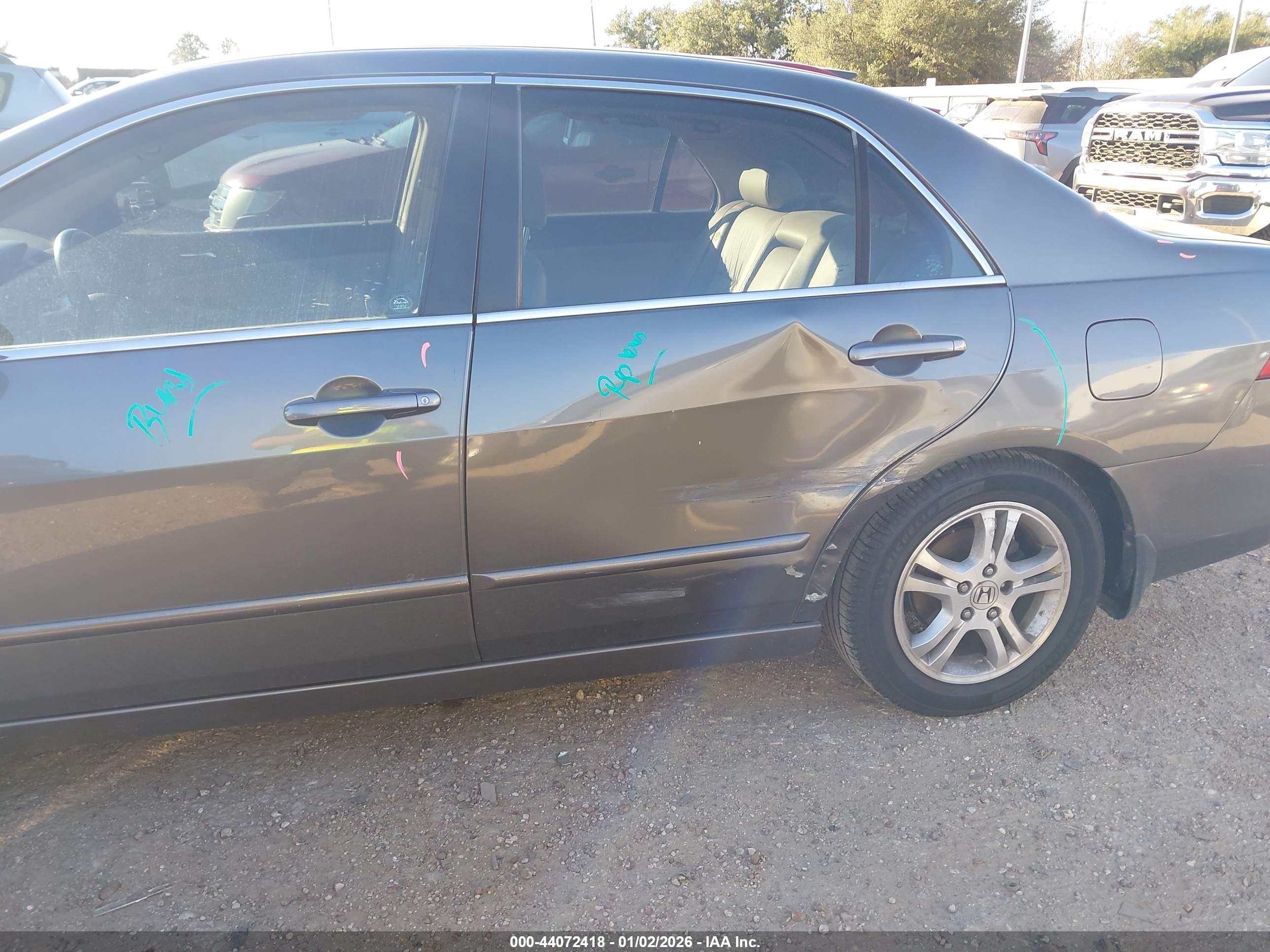 HONDA ACCORD image 6