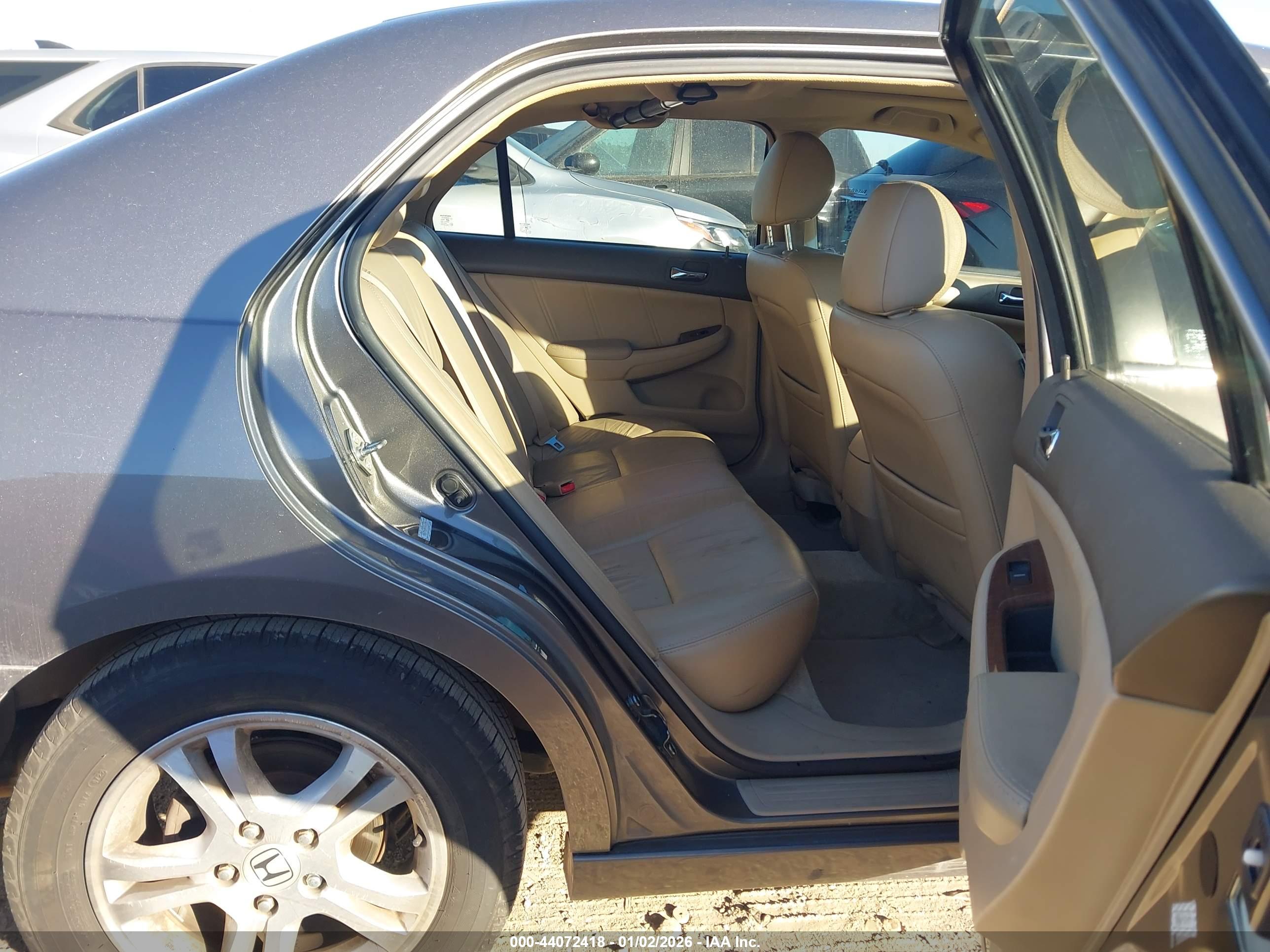 HONDA ACCORD image 8