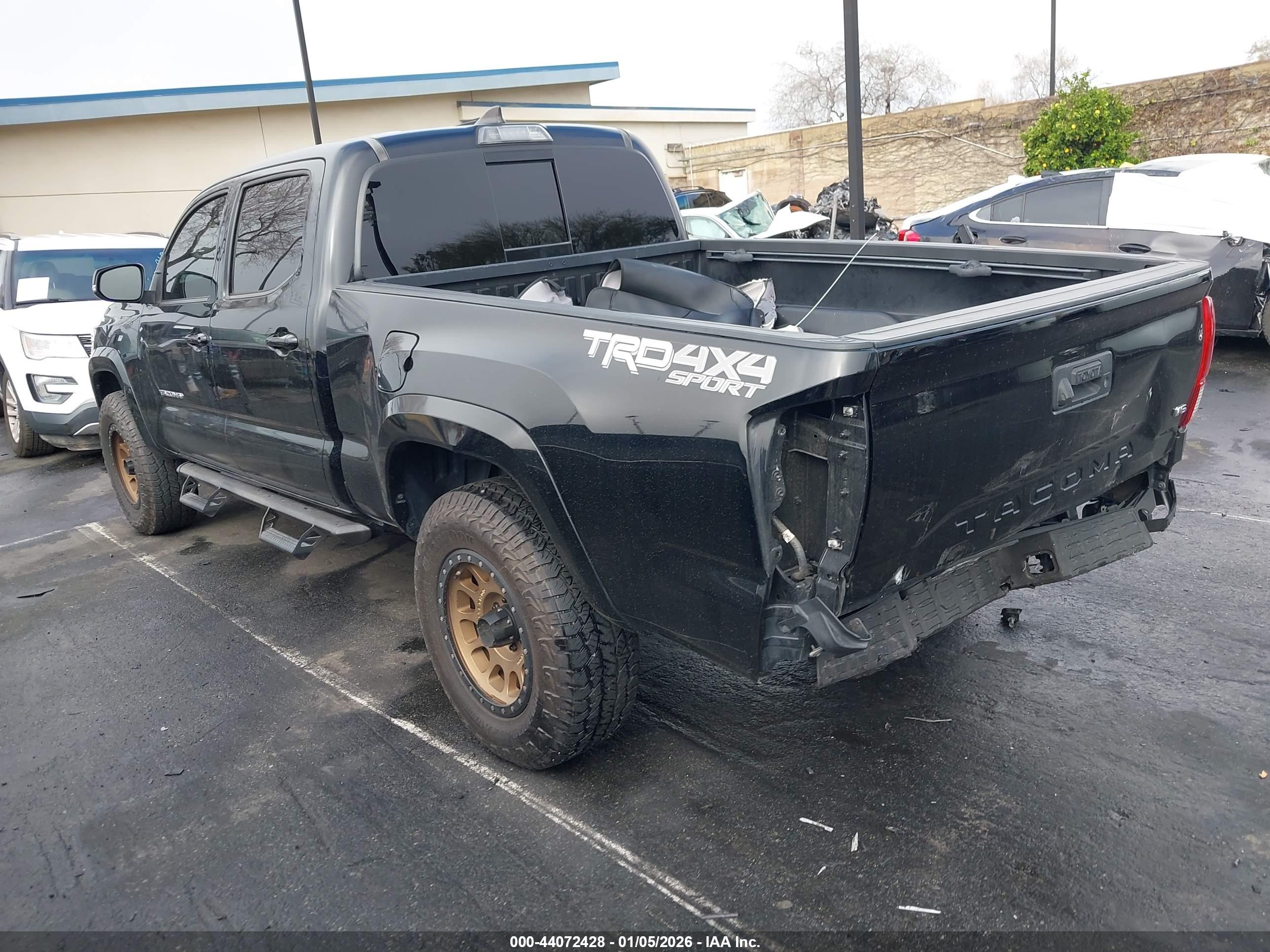 TOYOTA TACOMA image 3