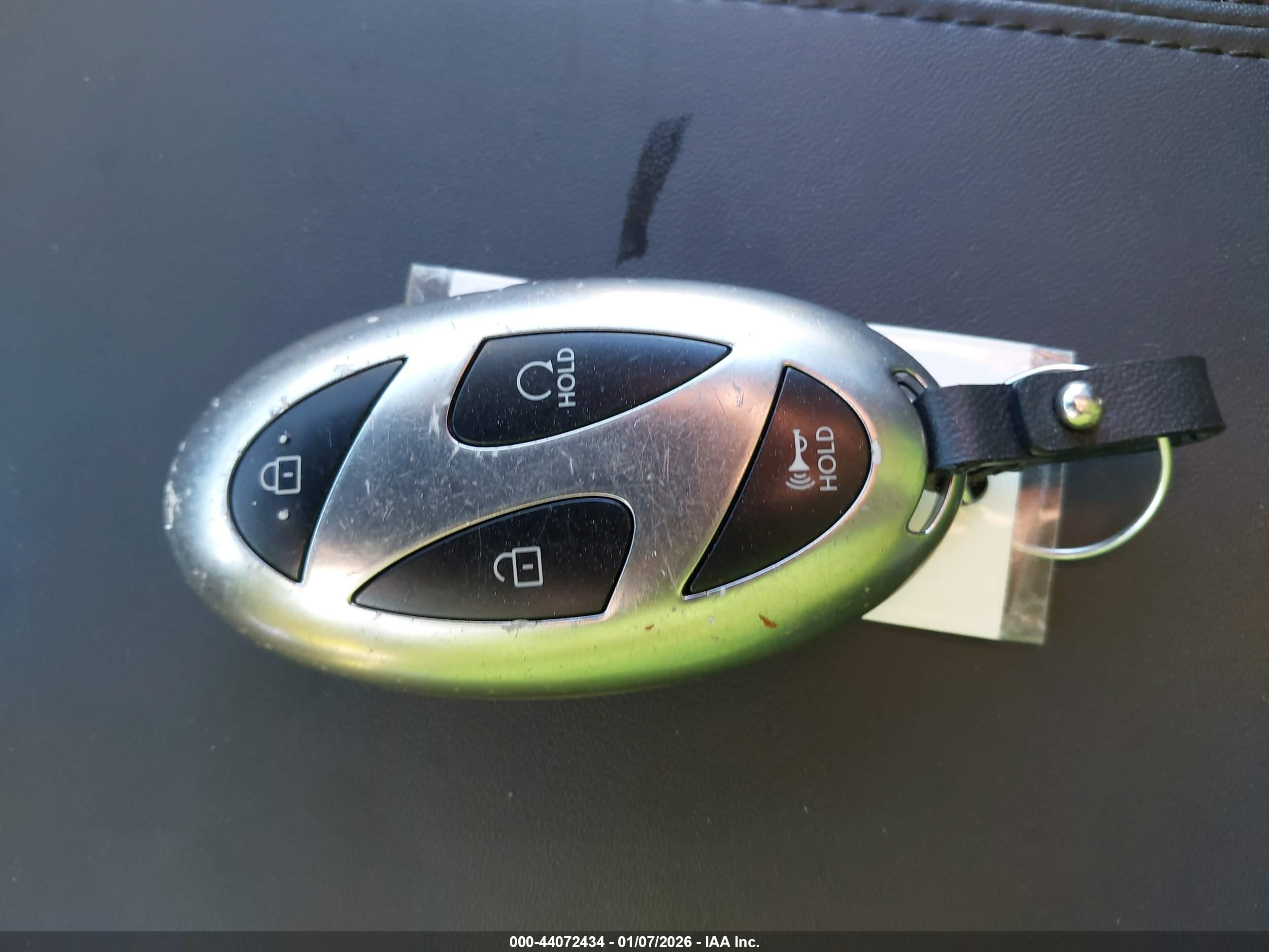 HYUNDAI SANTA image 11