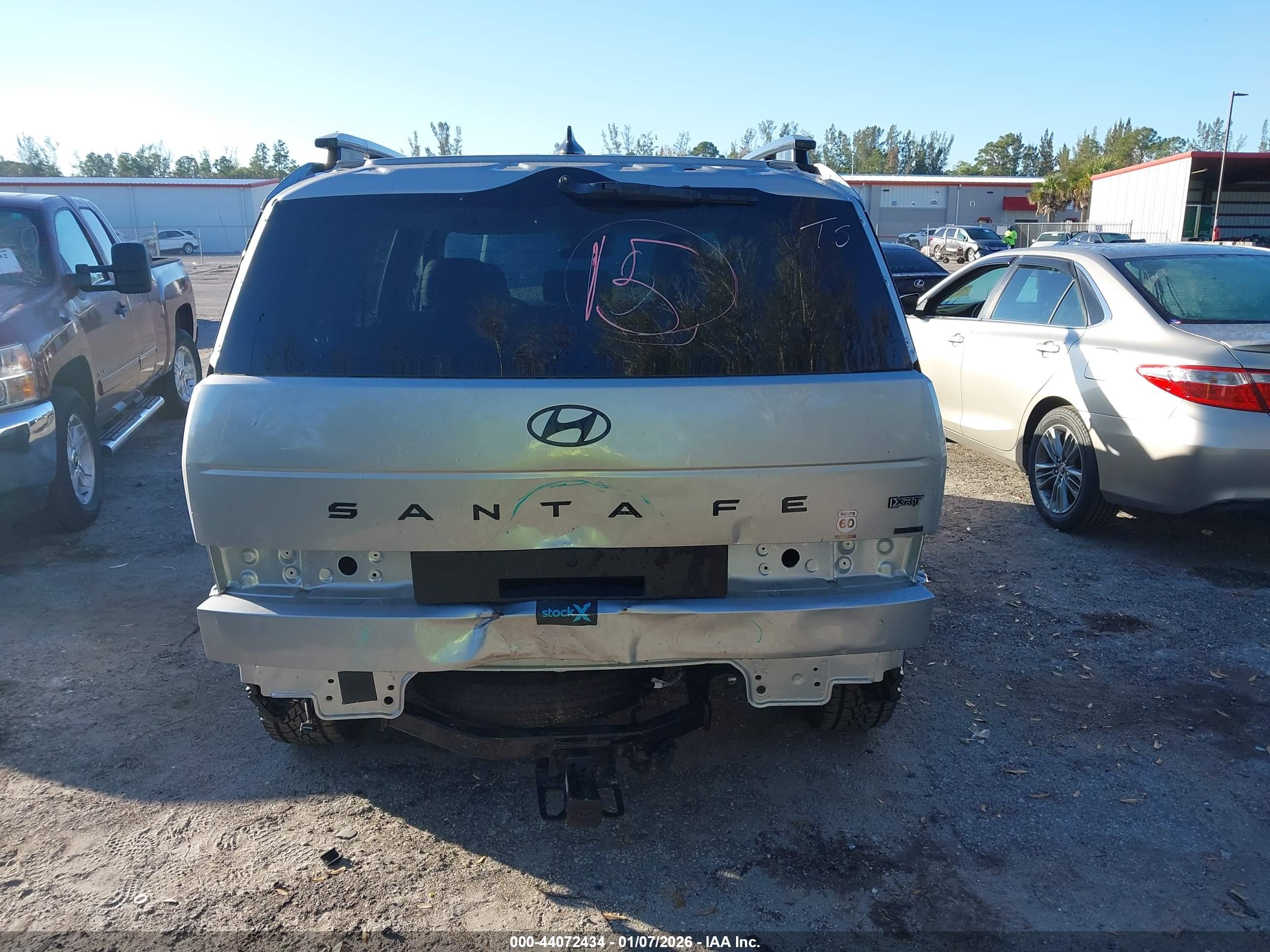 HYUNDAI SANTA image 6