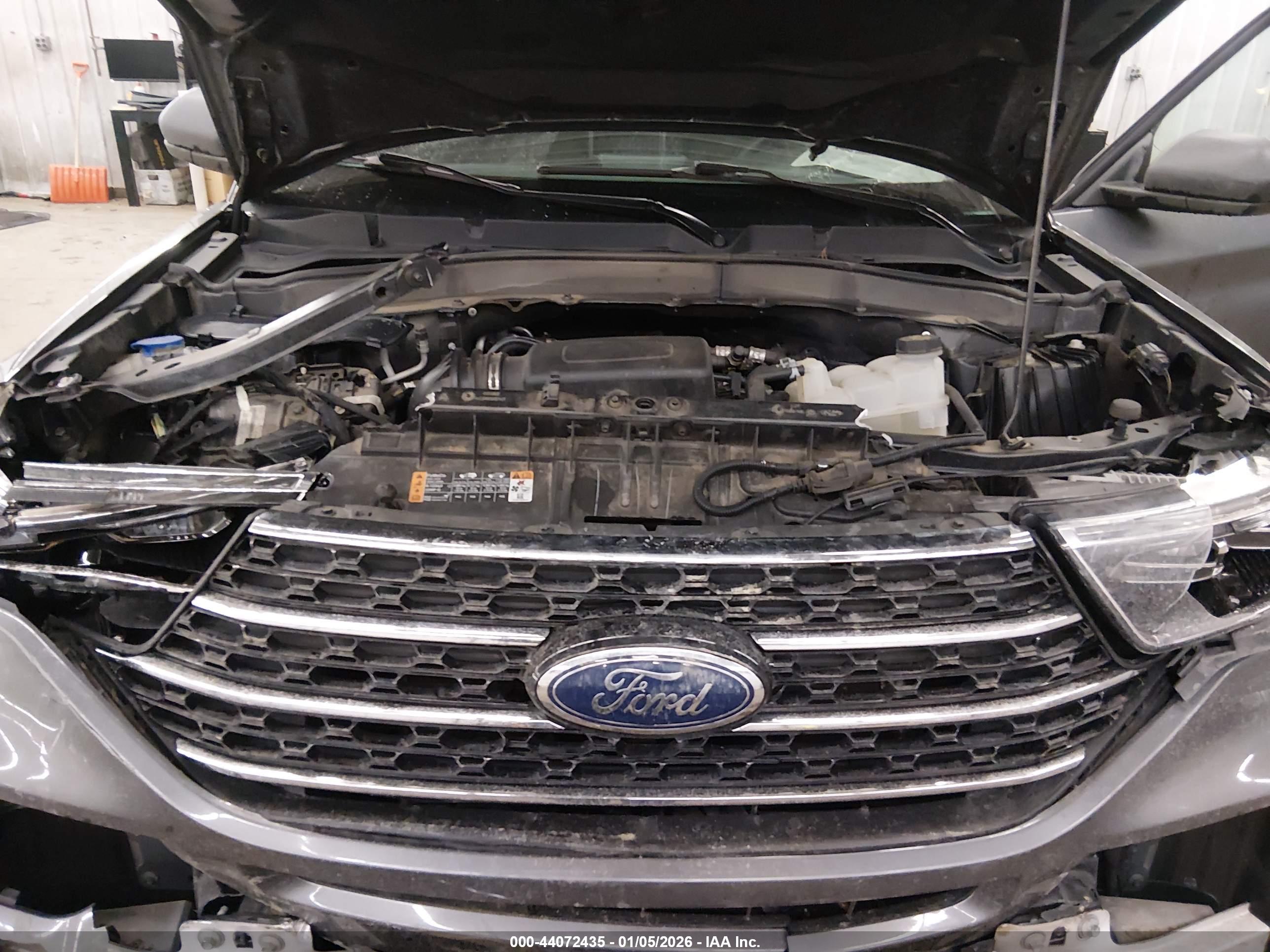 FORD EXPLORER image 10