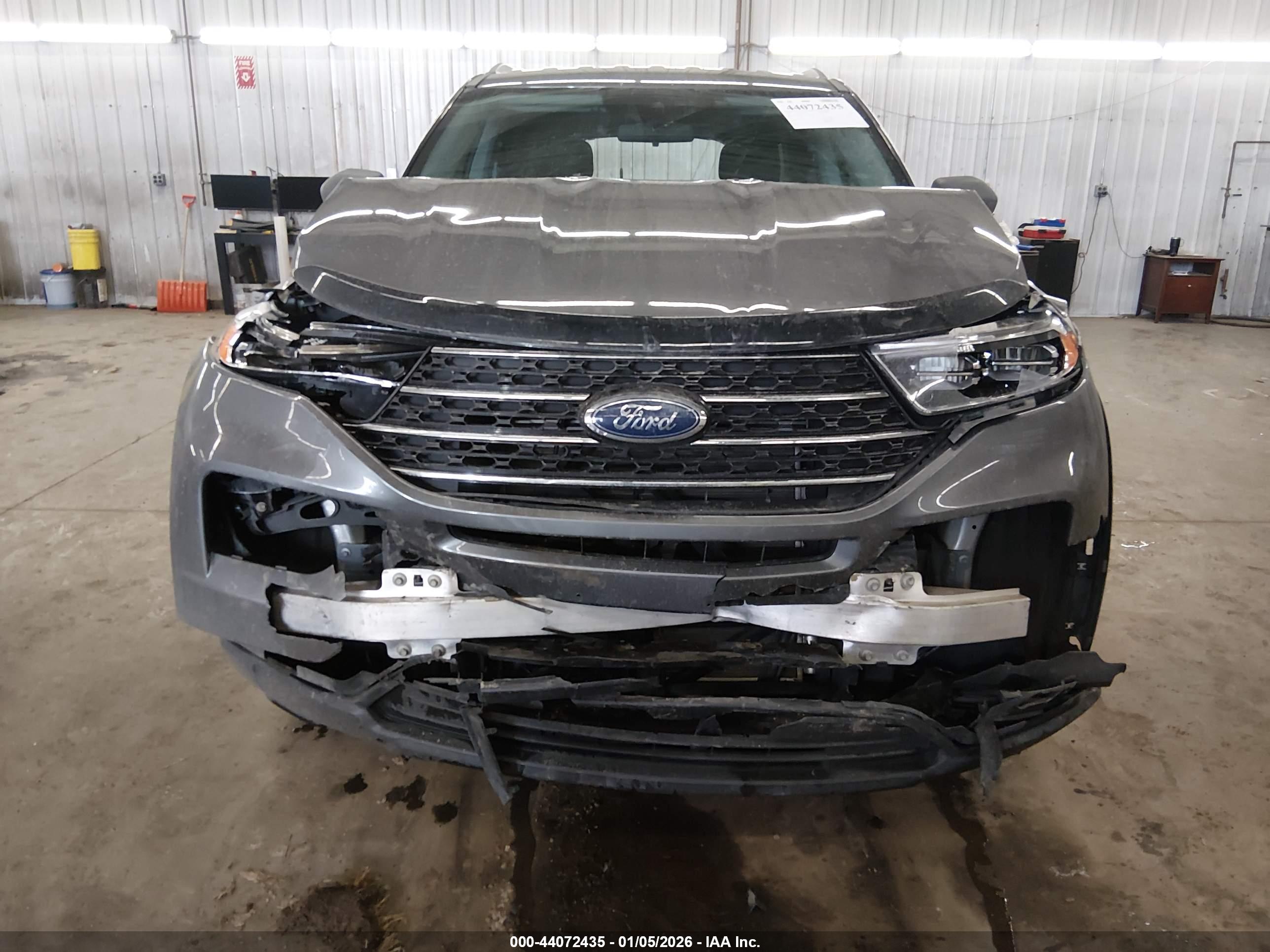 FORD EXPLORER image 6