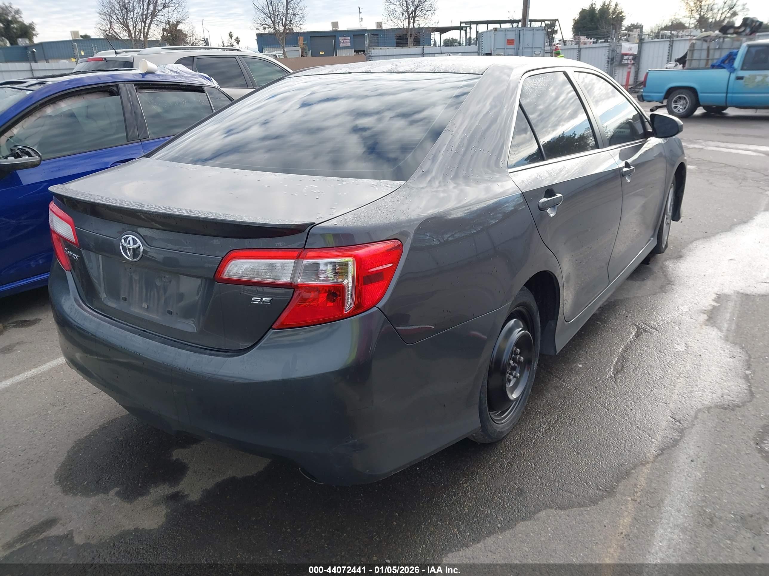 TOYOTA CAMRY image 4