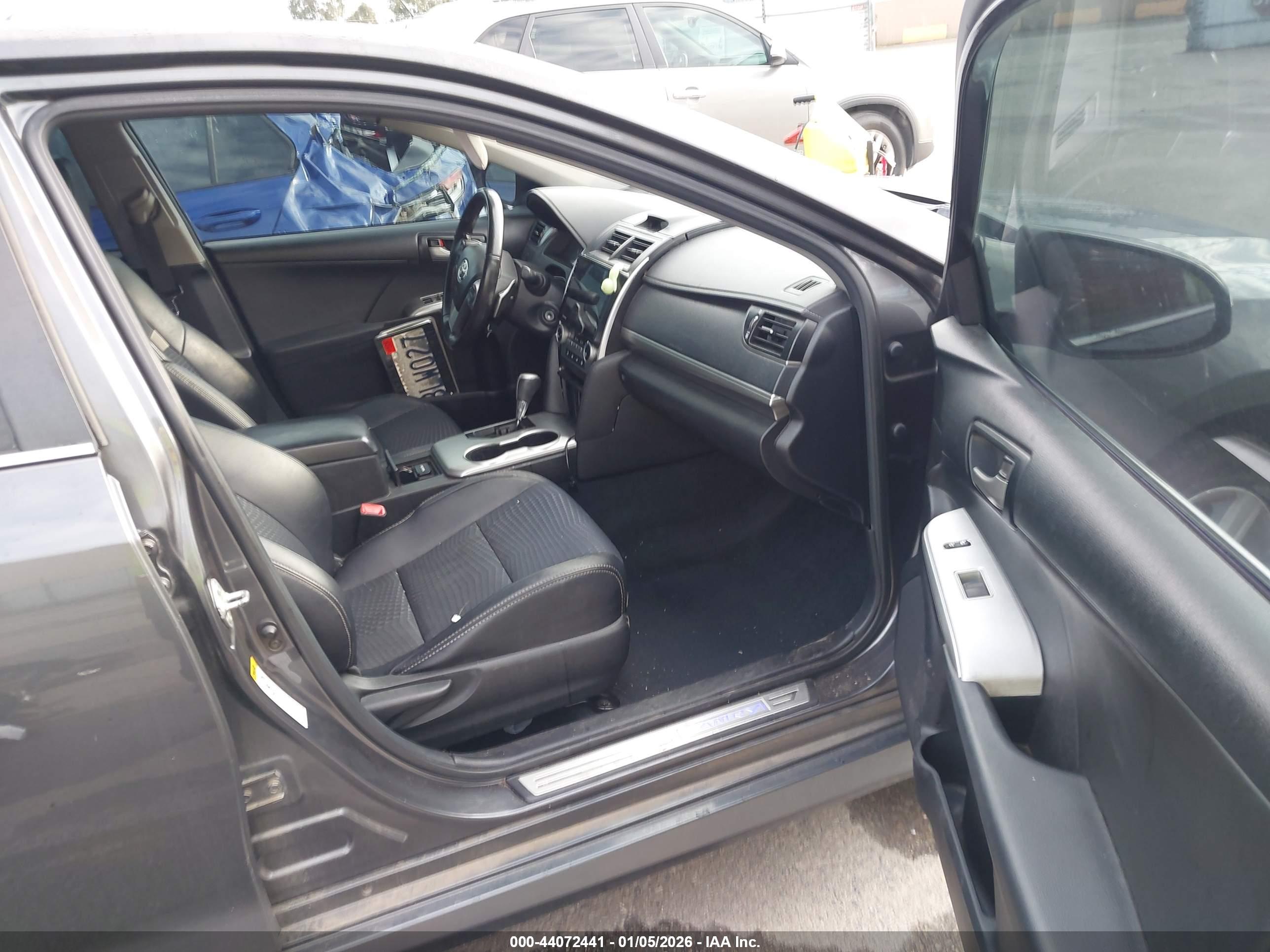 TOYOTA CAMRY image 5