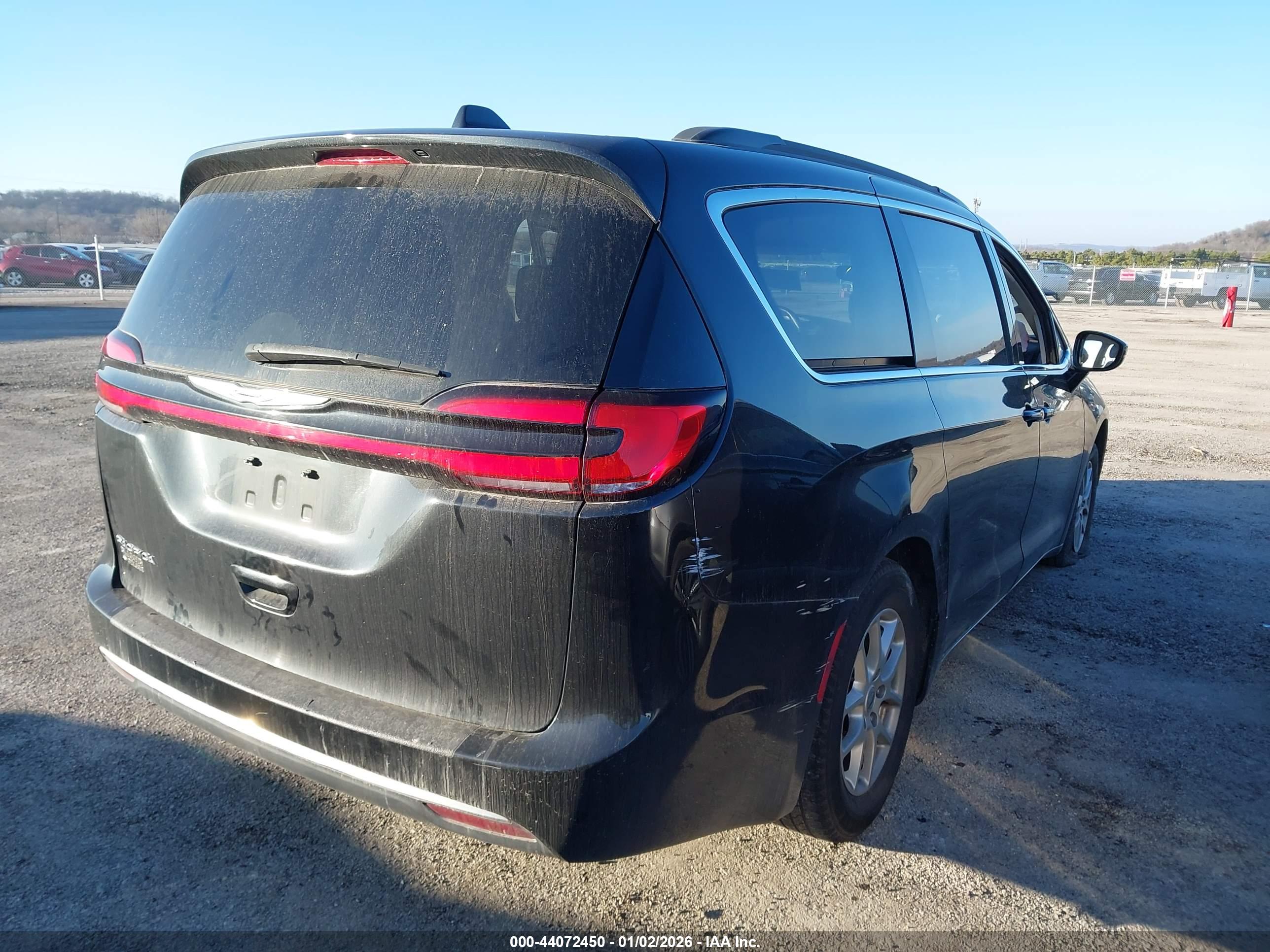 CHRYSLER PACIFICA image 4