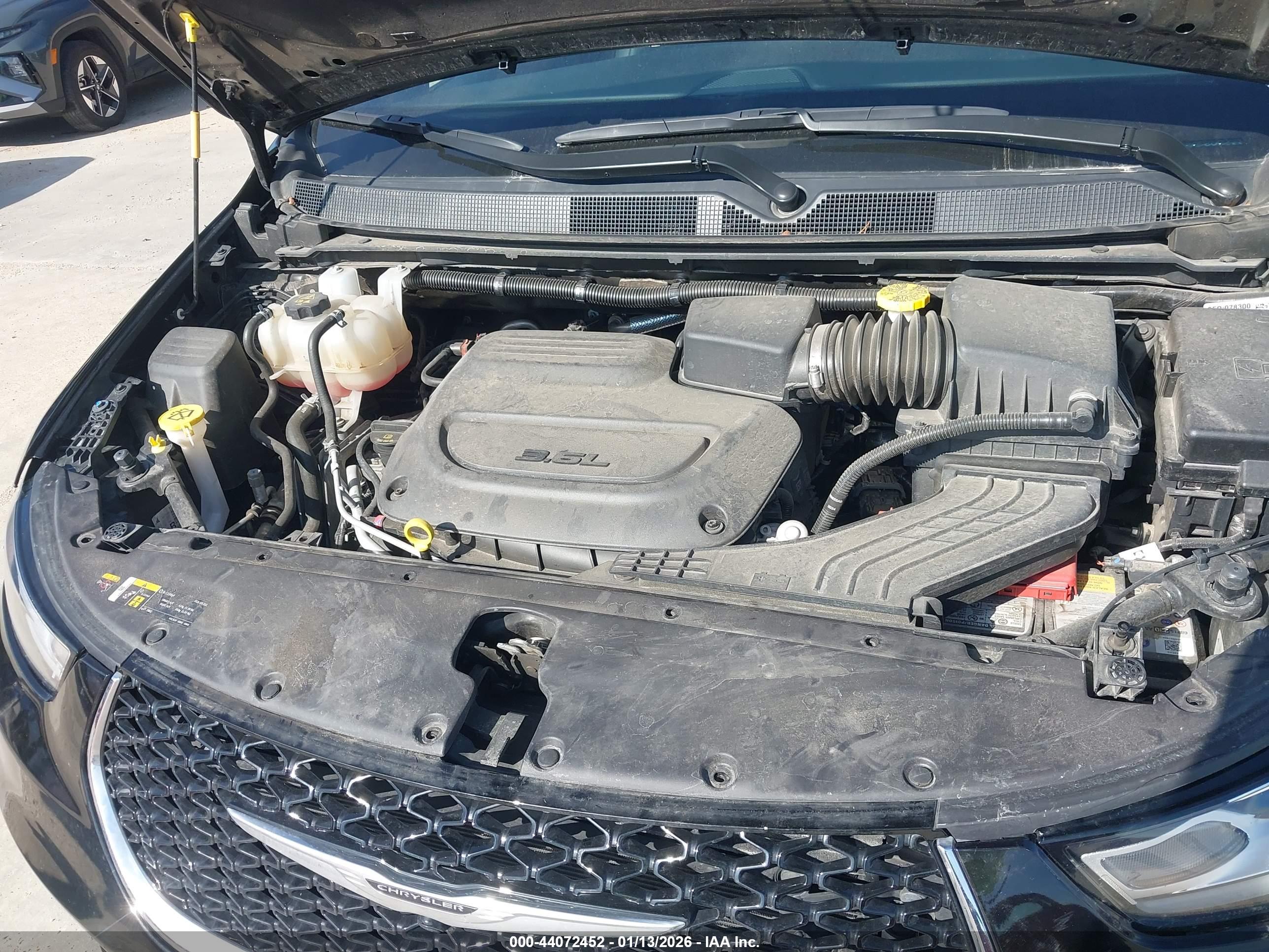 CHRYSLER PACIFICA image 10