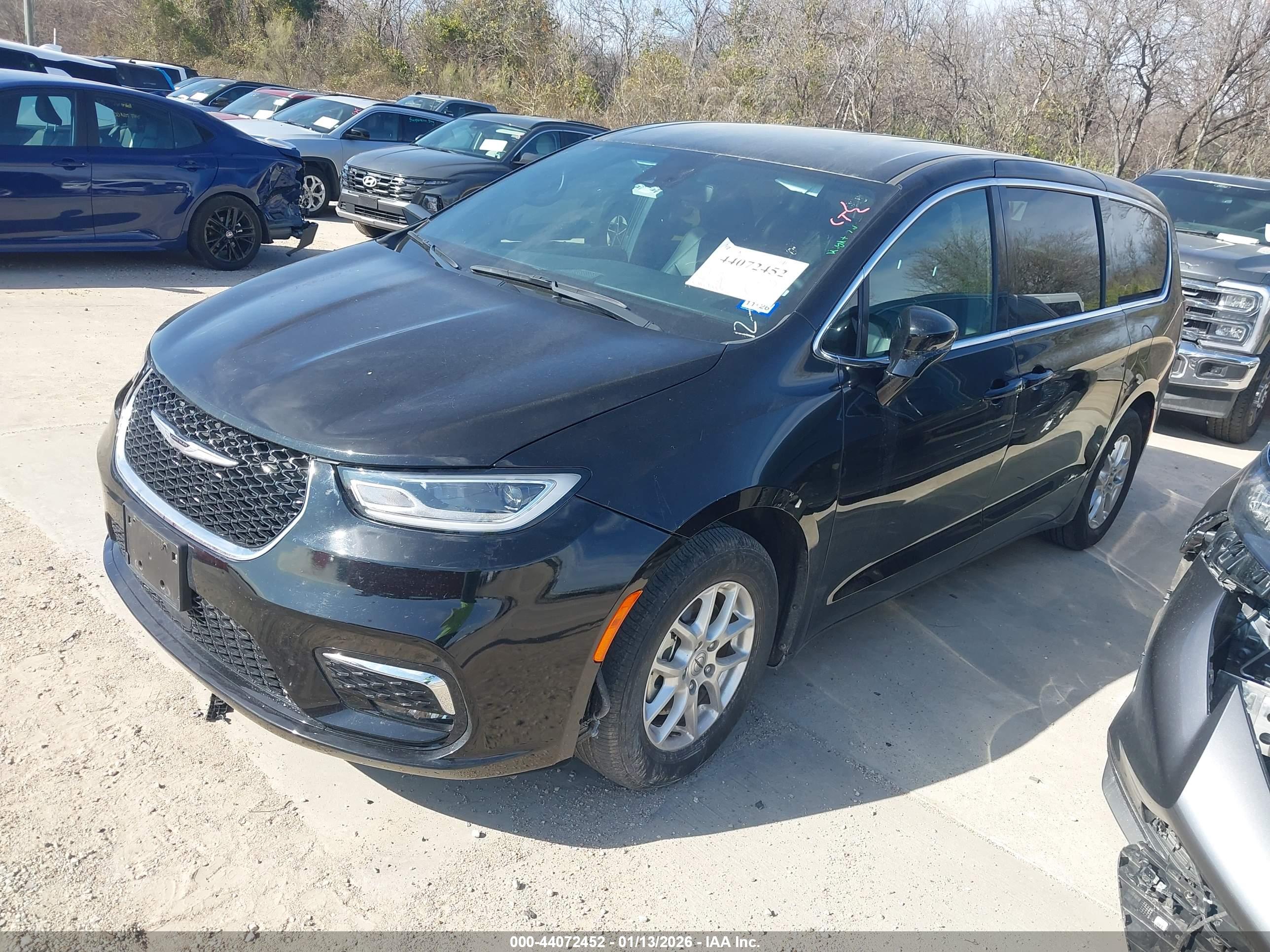 CHRYSLER PACIFICA image 2