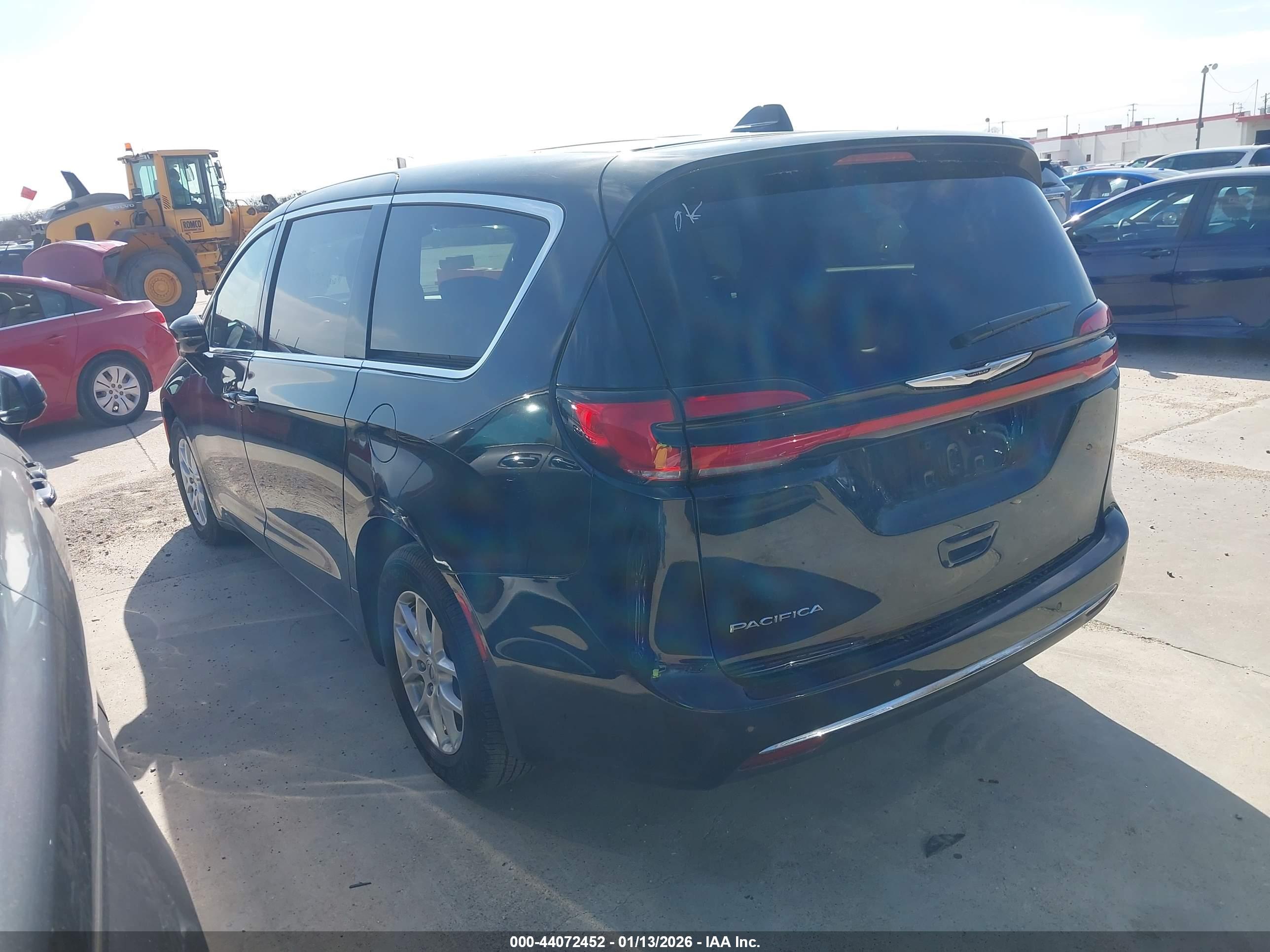 CHRYSLER PACIFICA image 3