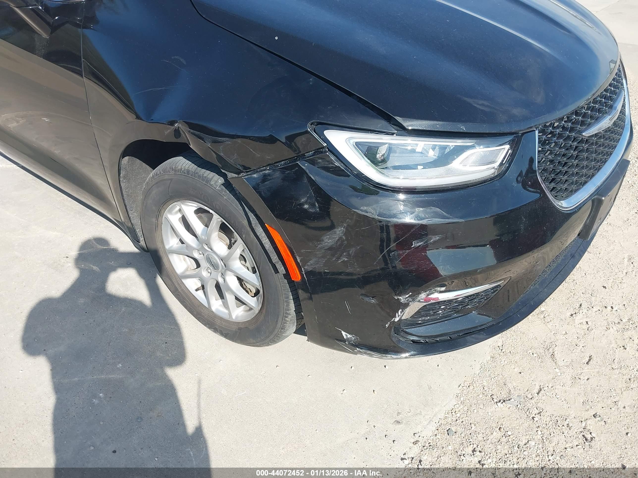 CHRYSLER PACIFICA image 6