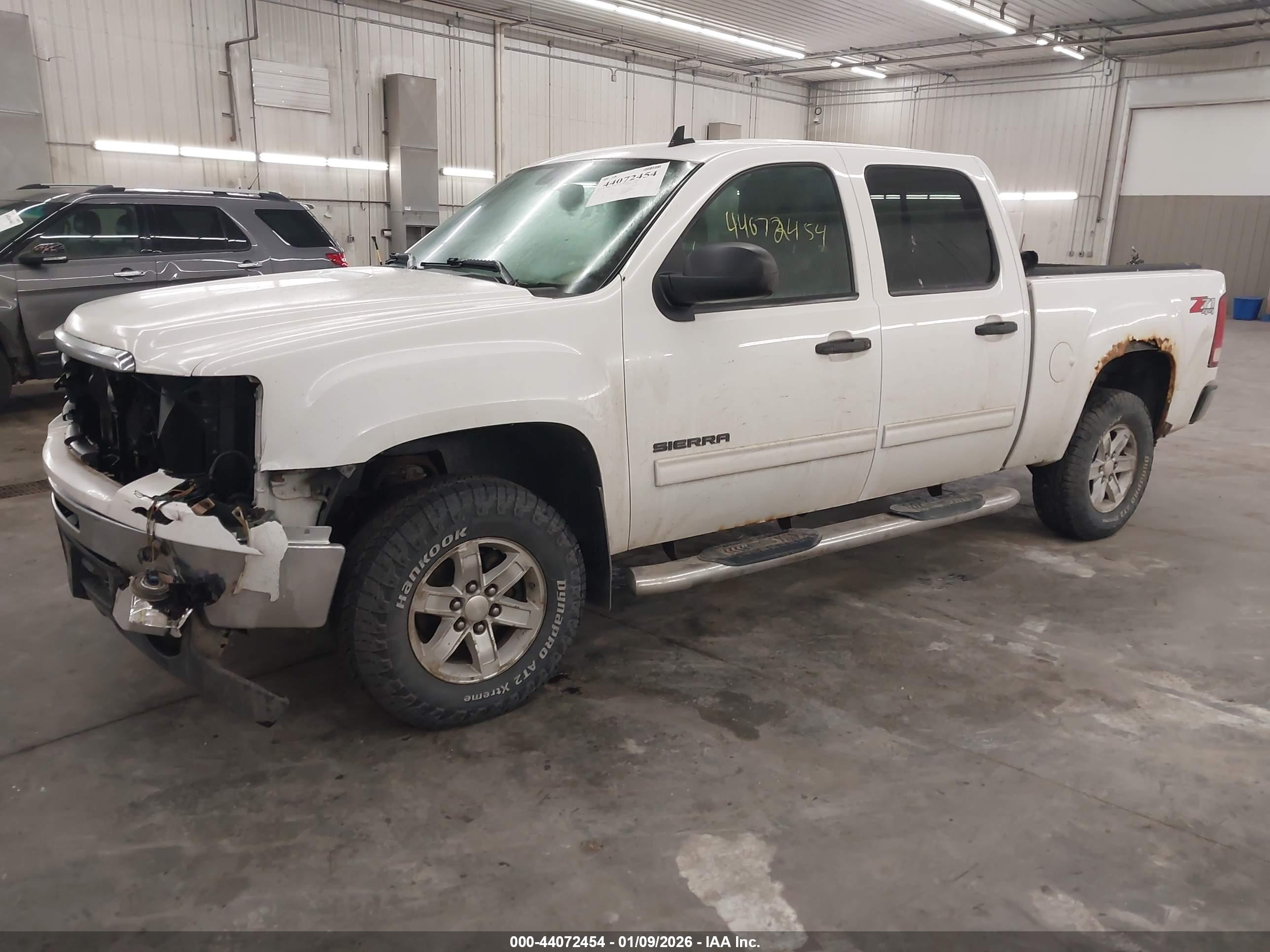 GMC SIERRA image 2