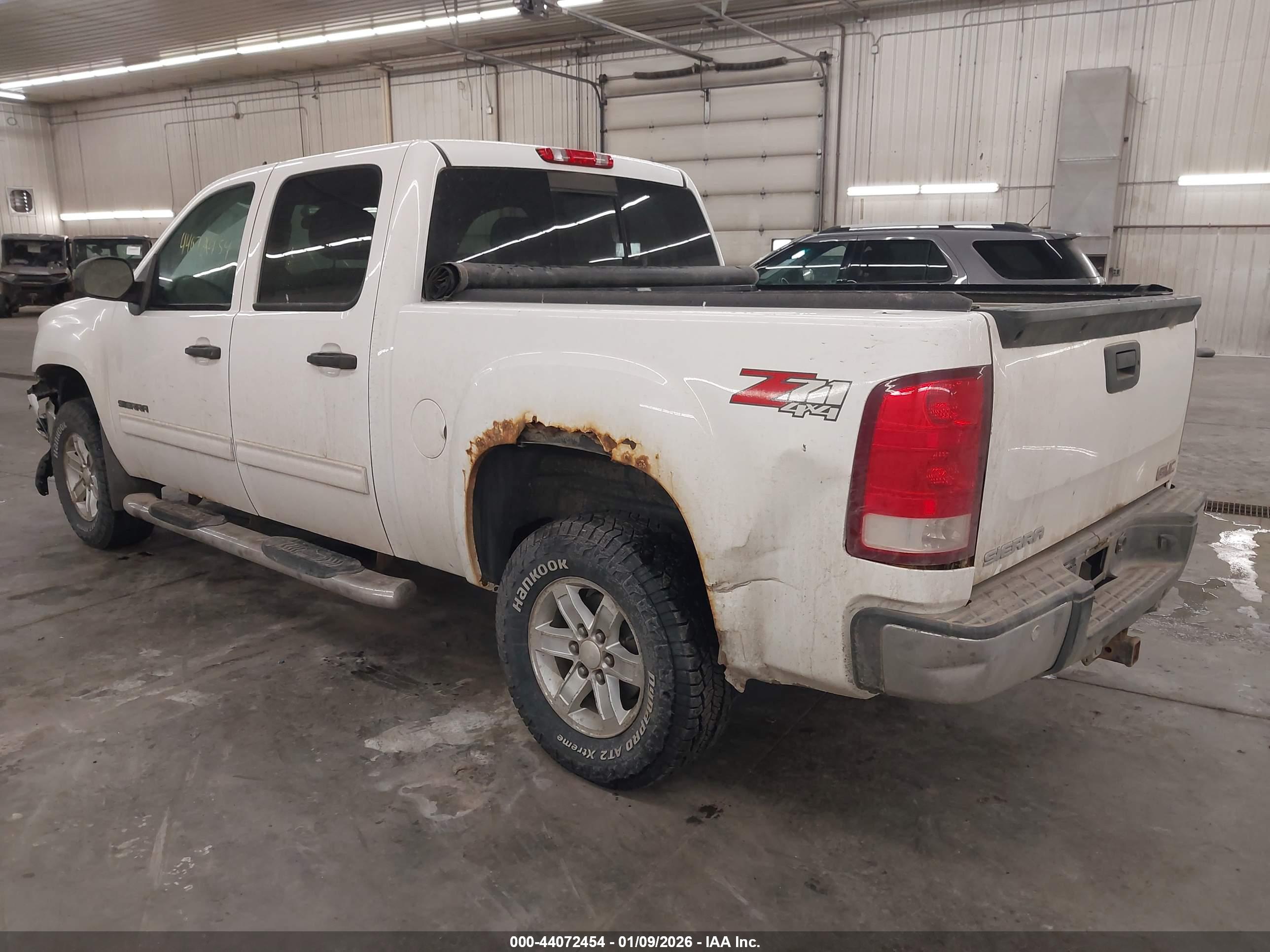 GMC SIERRA image 3