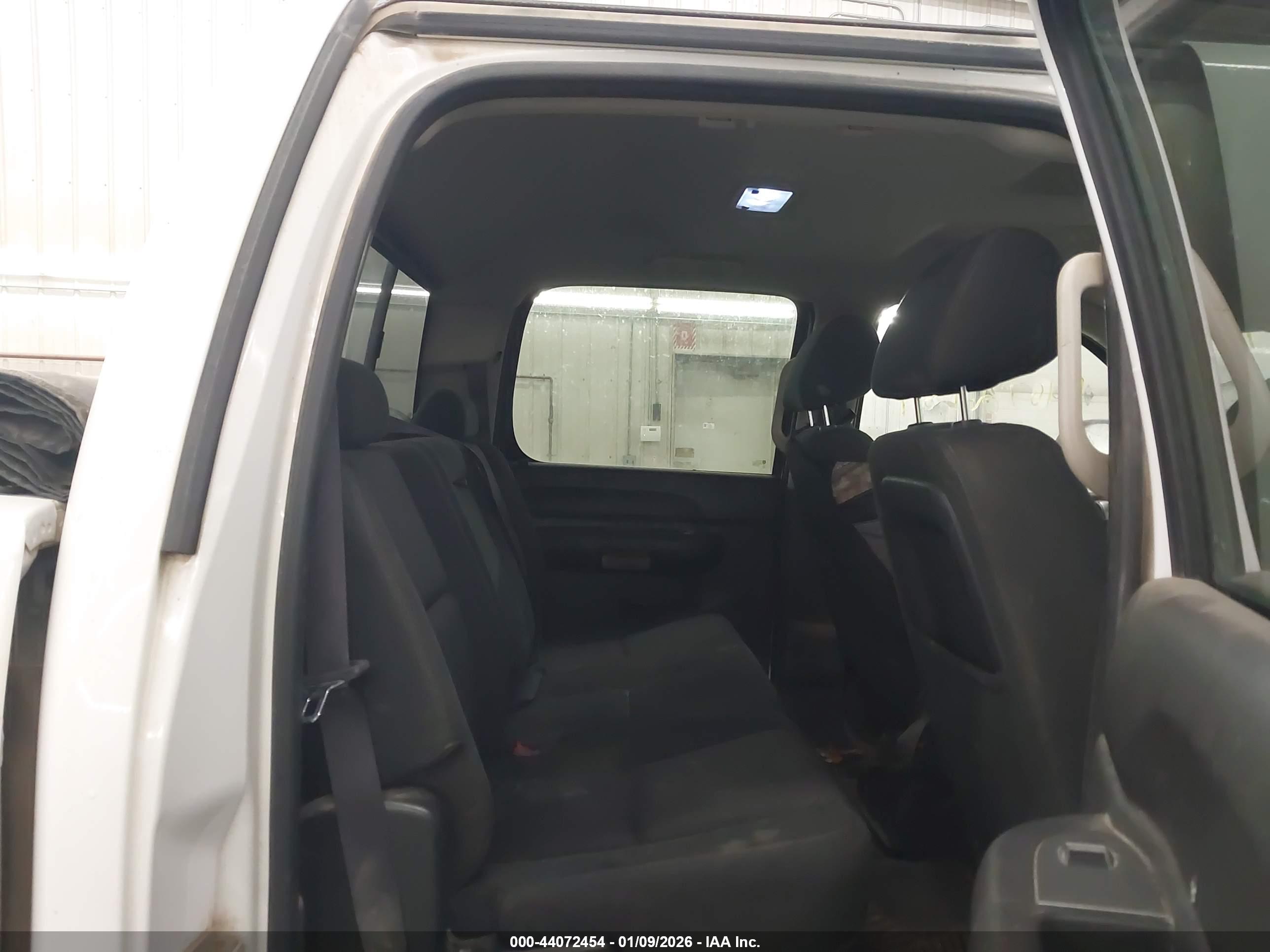 GMC SIERRA image 8