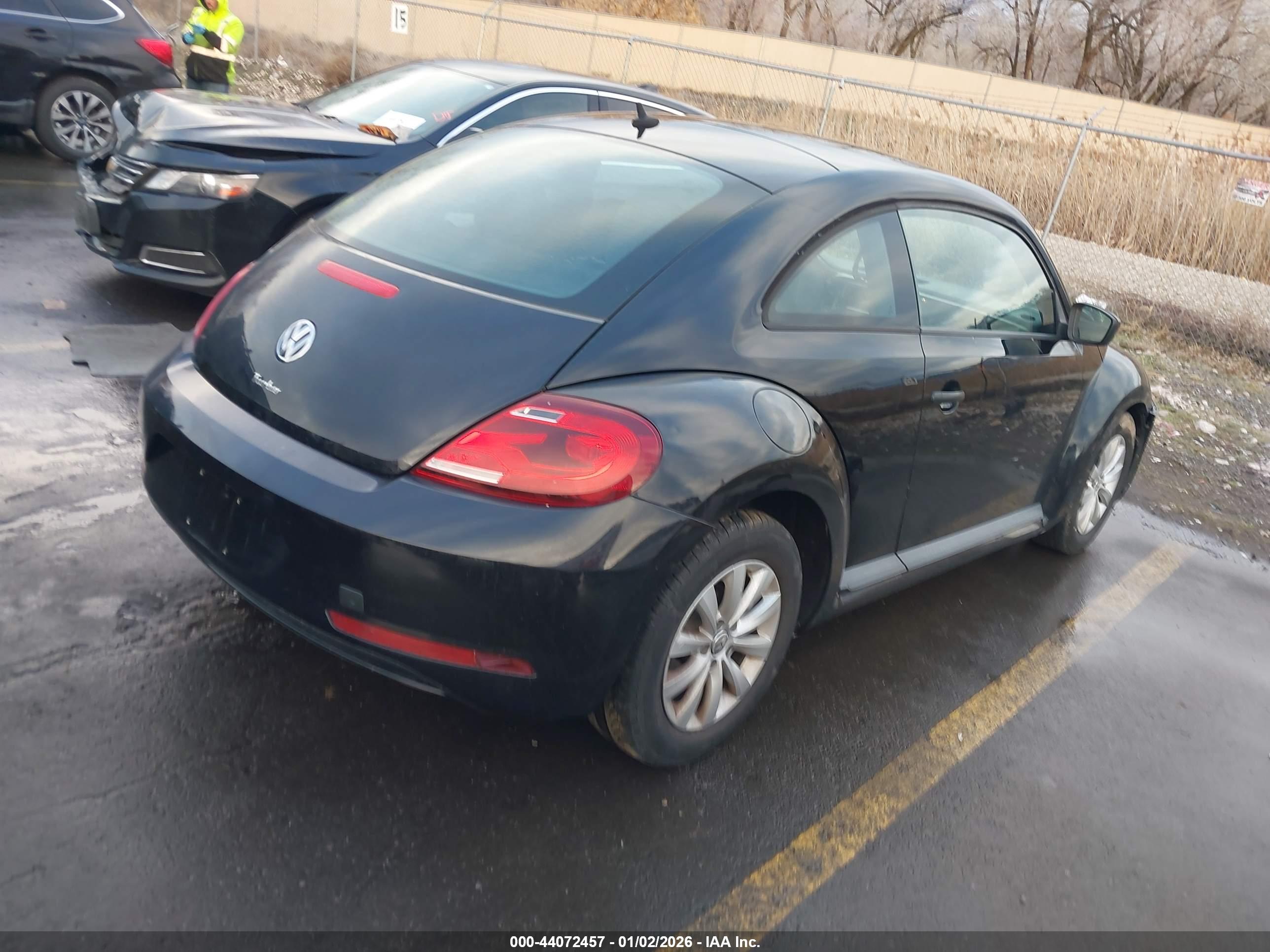 VOLKSWAGEN BEETLE image 4