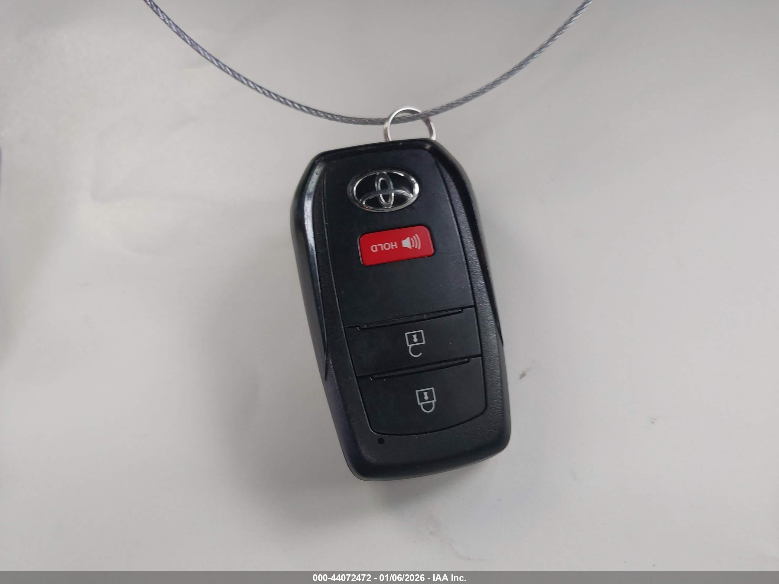 TOYOTA PRIUS image 11