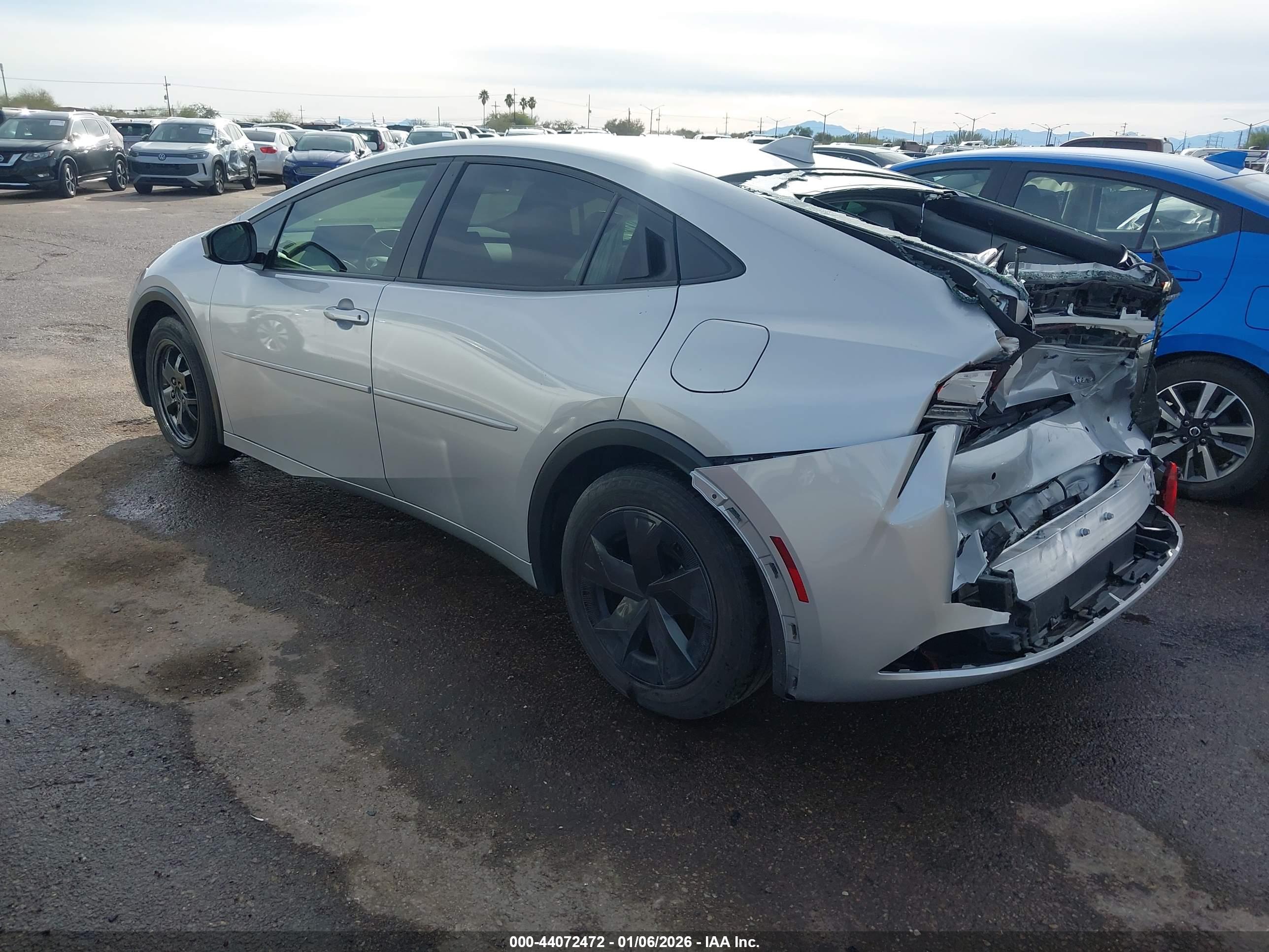 TOYOTA PRIUS image 3
